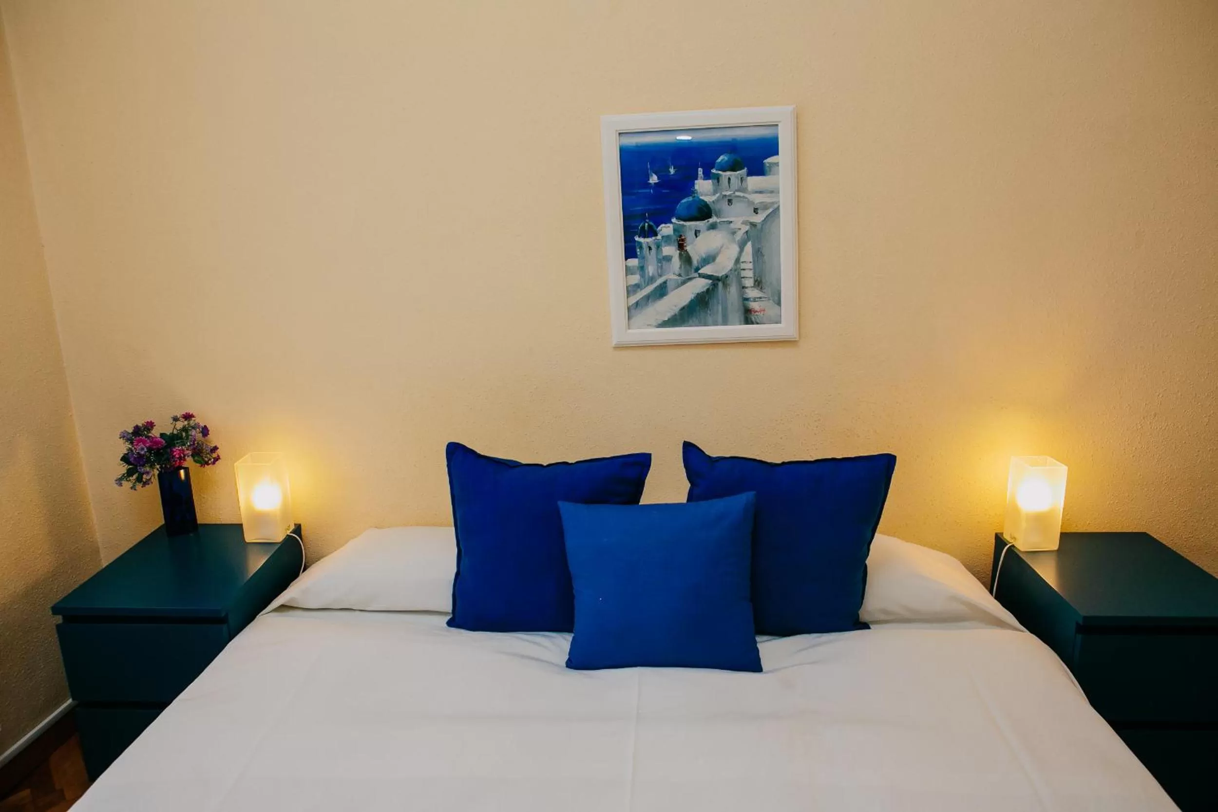 Decorative detail, Bed in Ally's Bed&Breakfast,