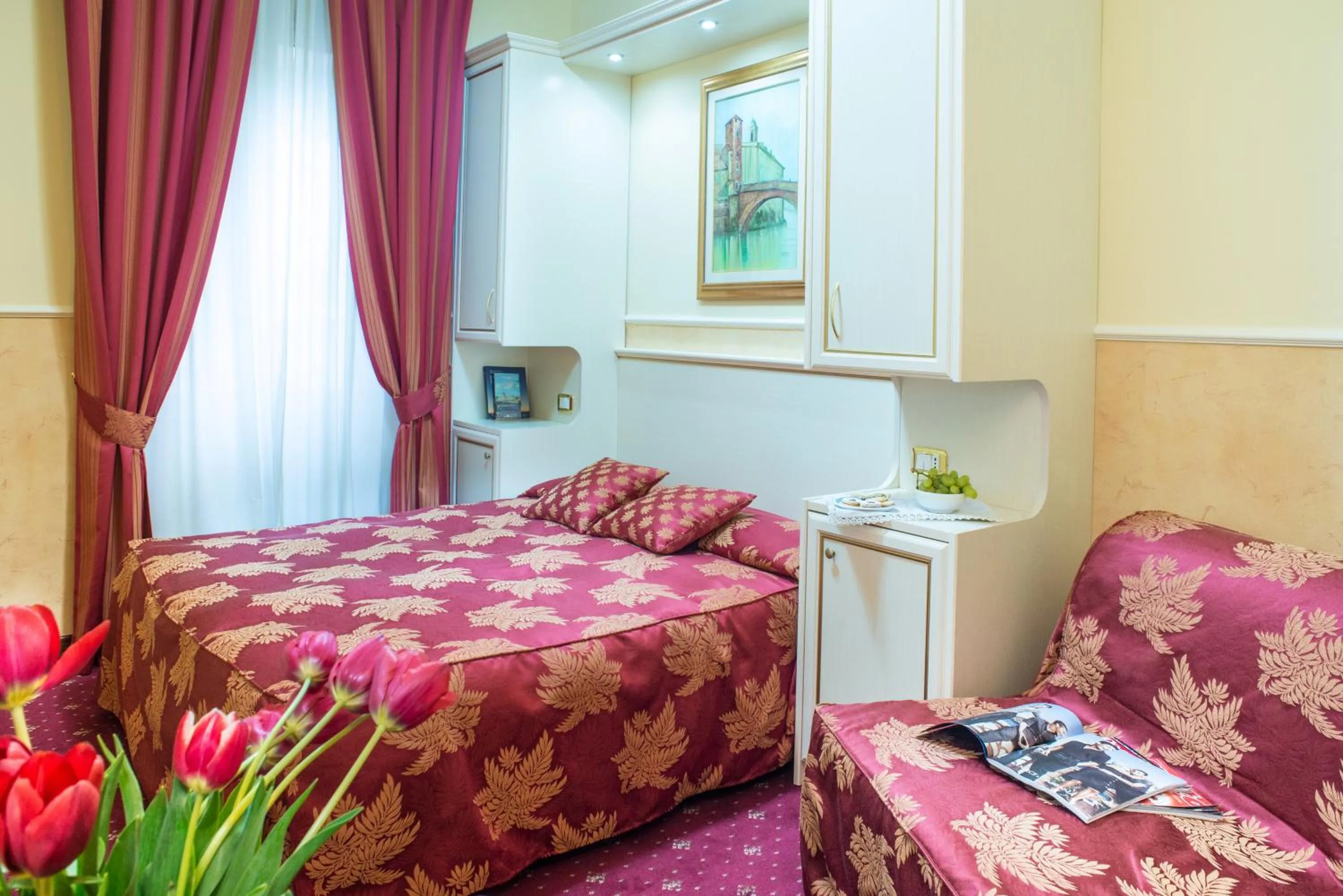 Photo of the whole room, Bed in Hotel Anfiteatro Flavio