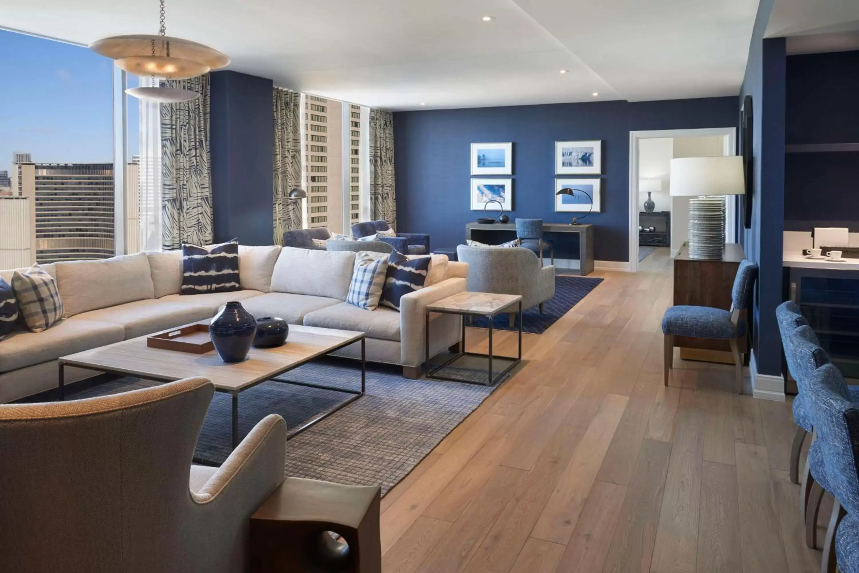 Bedroom, Seating Area in Hilton Toronto