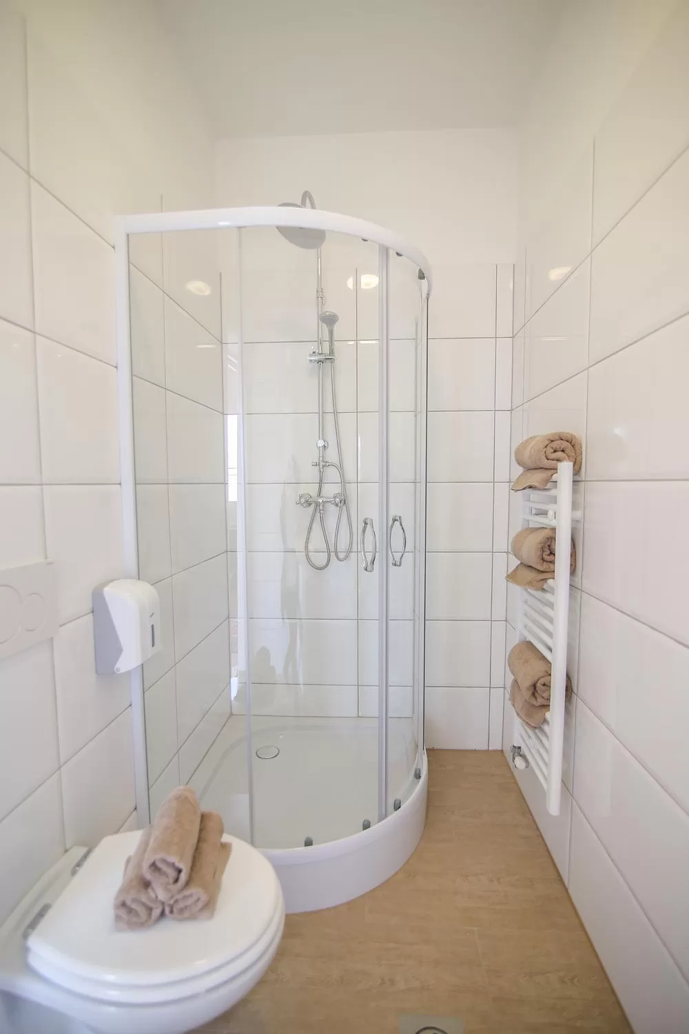 Shower in Hotel Vila Katrca