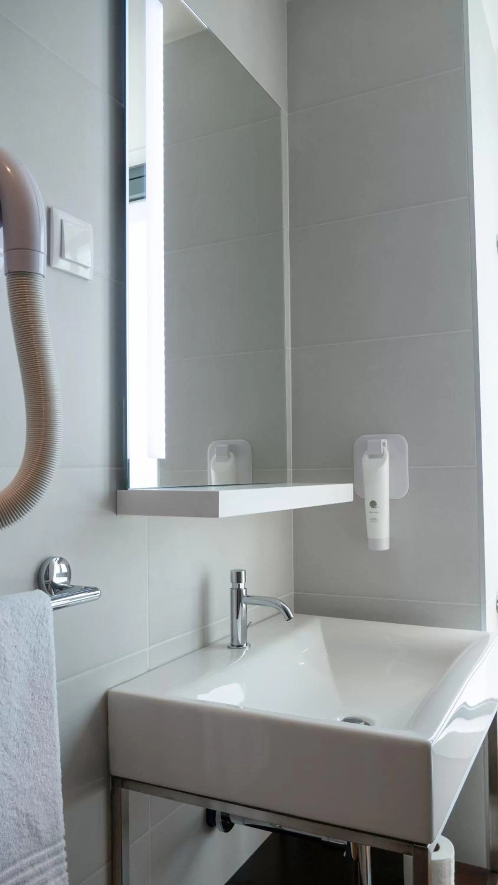 Bathroom in easyHotel Lisbon