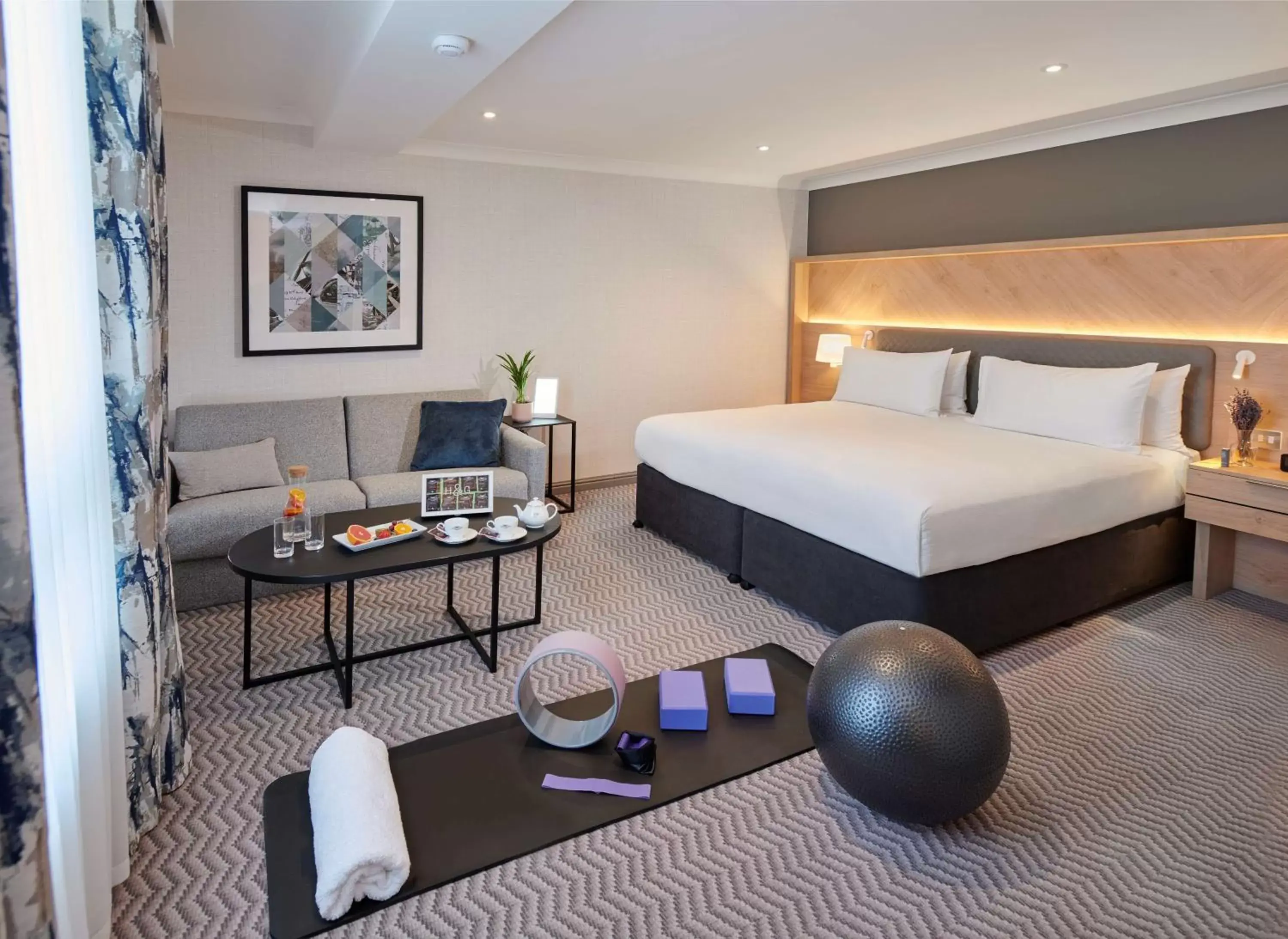 Bedroom, Bed in Hilton London Croydon