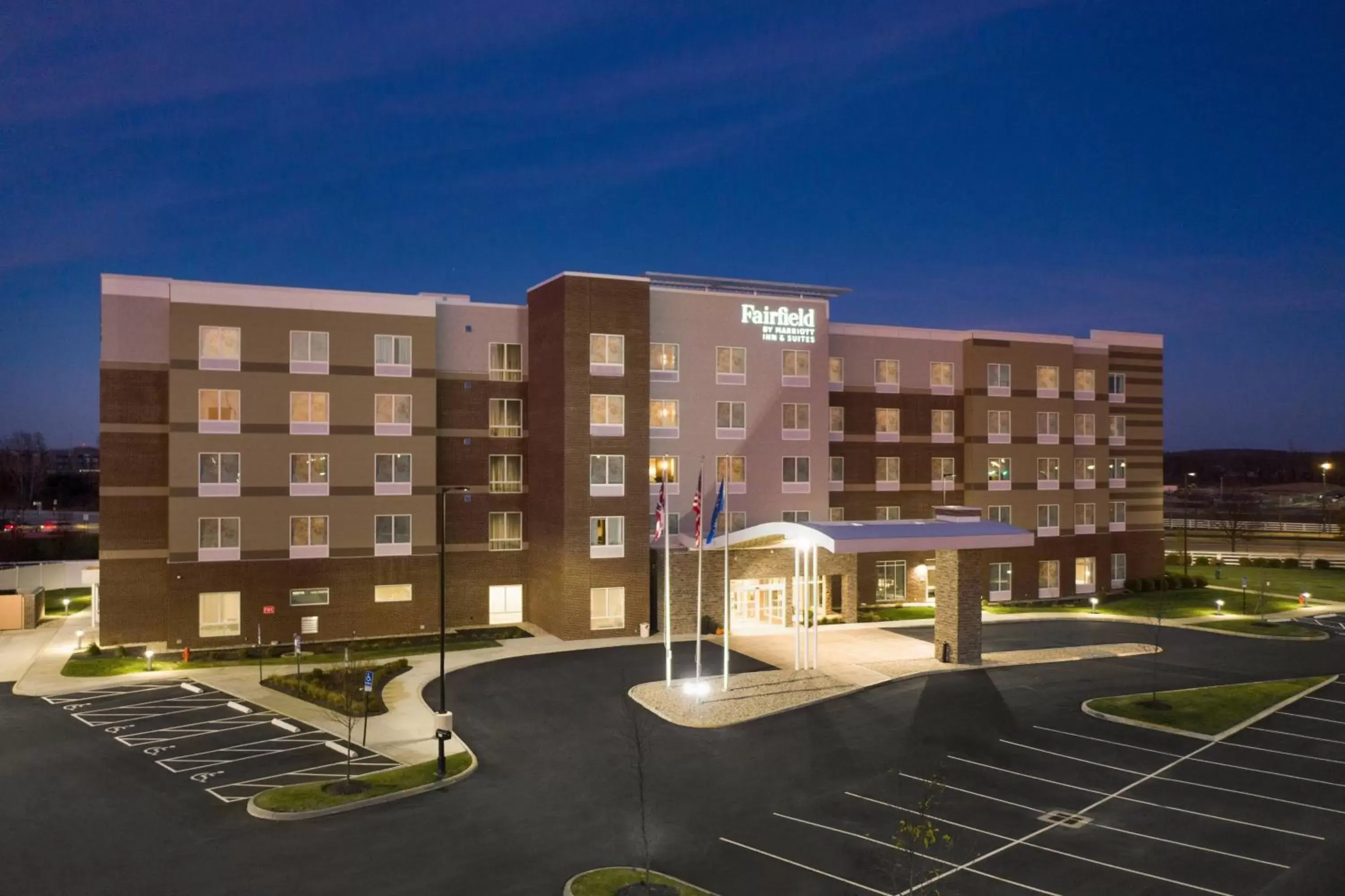 Property Building in Fairfield Inn & Suites Columbus New Albany