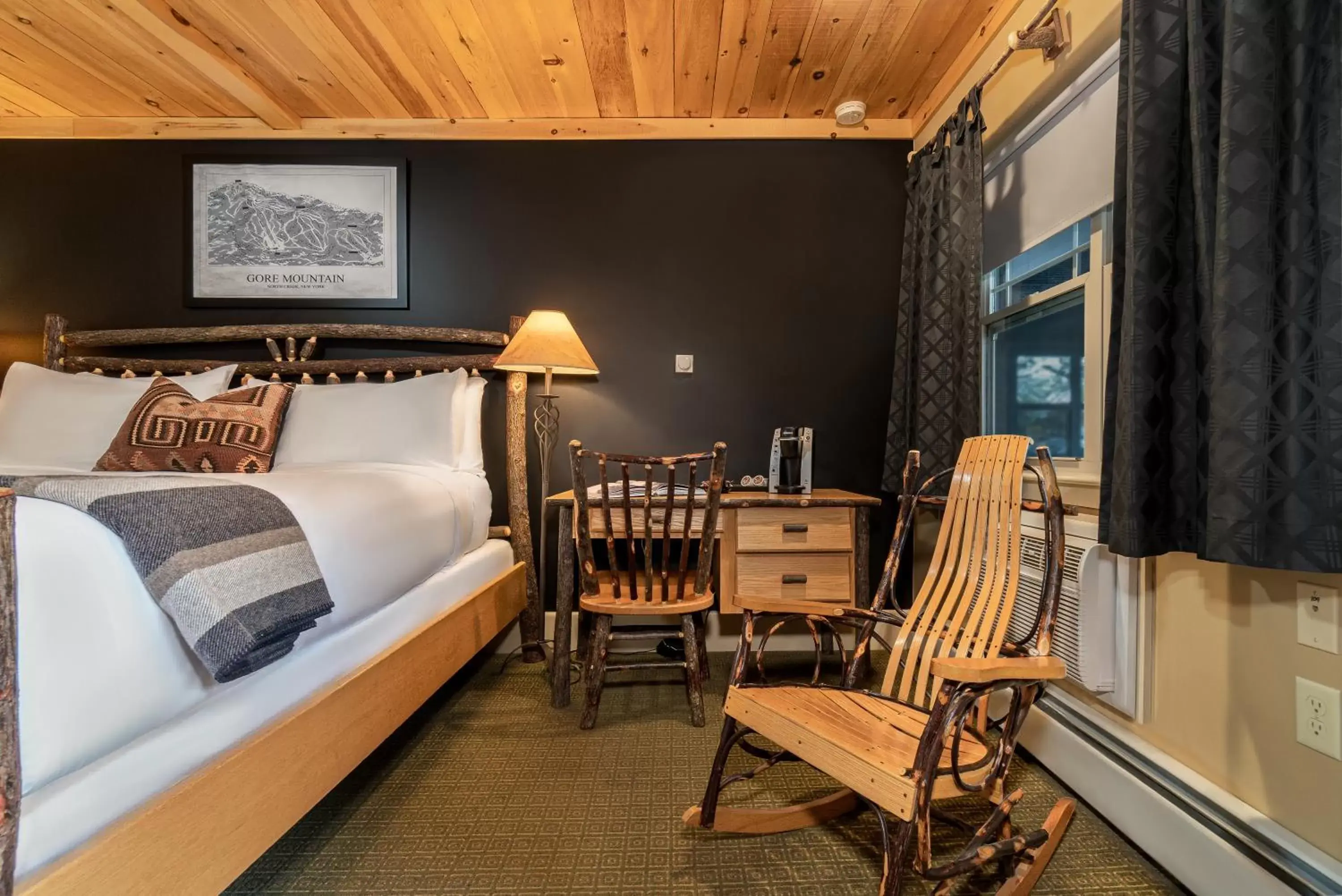 Bed in The Alpine Lodge