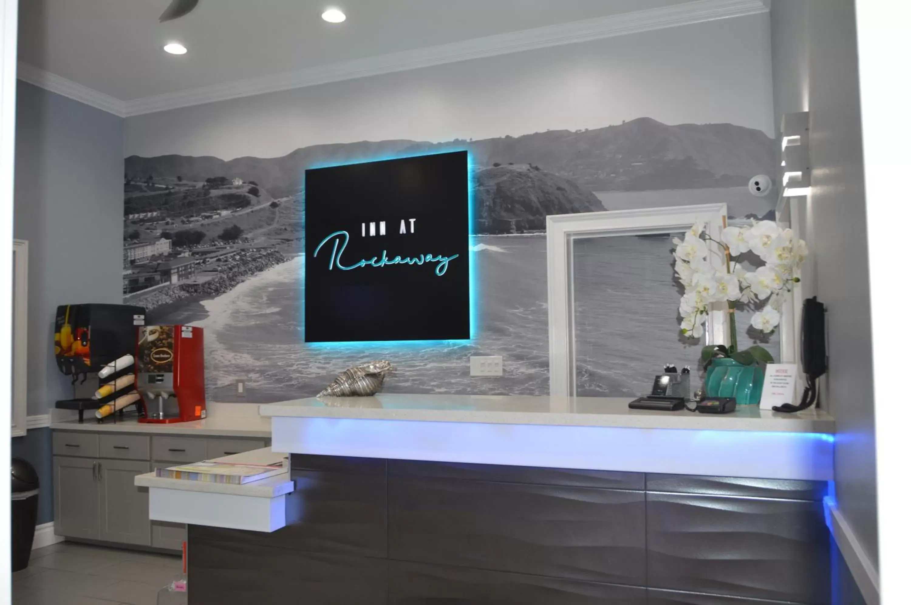 Lobby or reception in Inn at Rockaway San Francisco Pacifica Lobby or reception in Inn at Rockaway San Francisco Pacifica