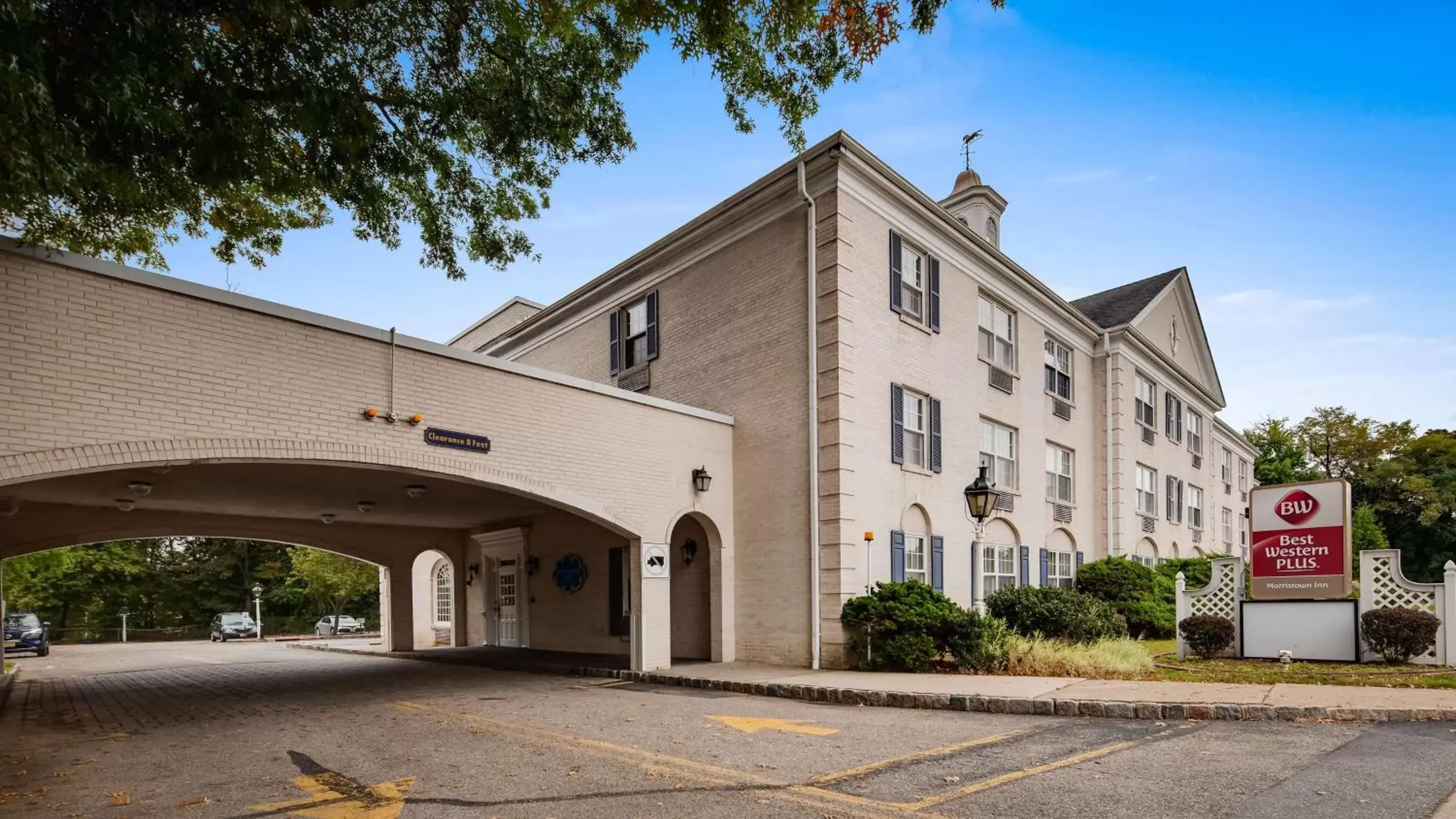 Property Building in Best Western PLUS Morristown Inn