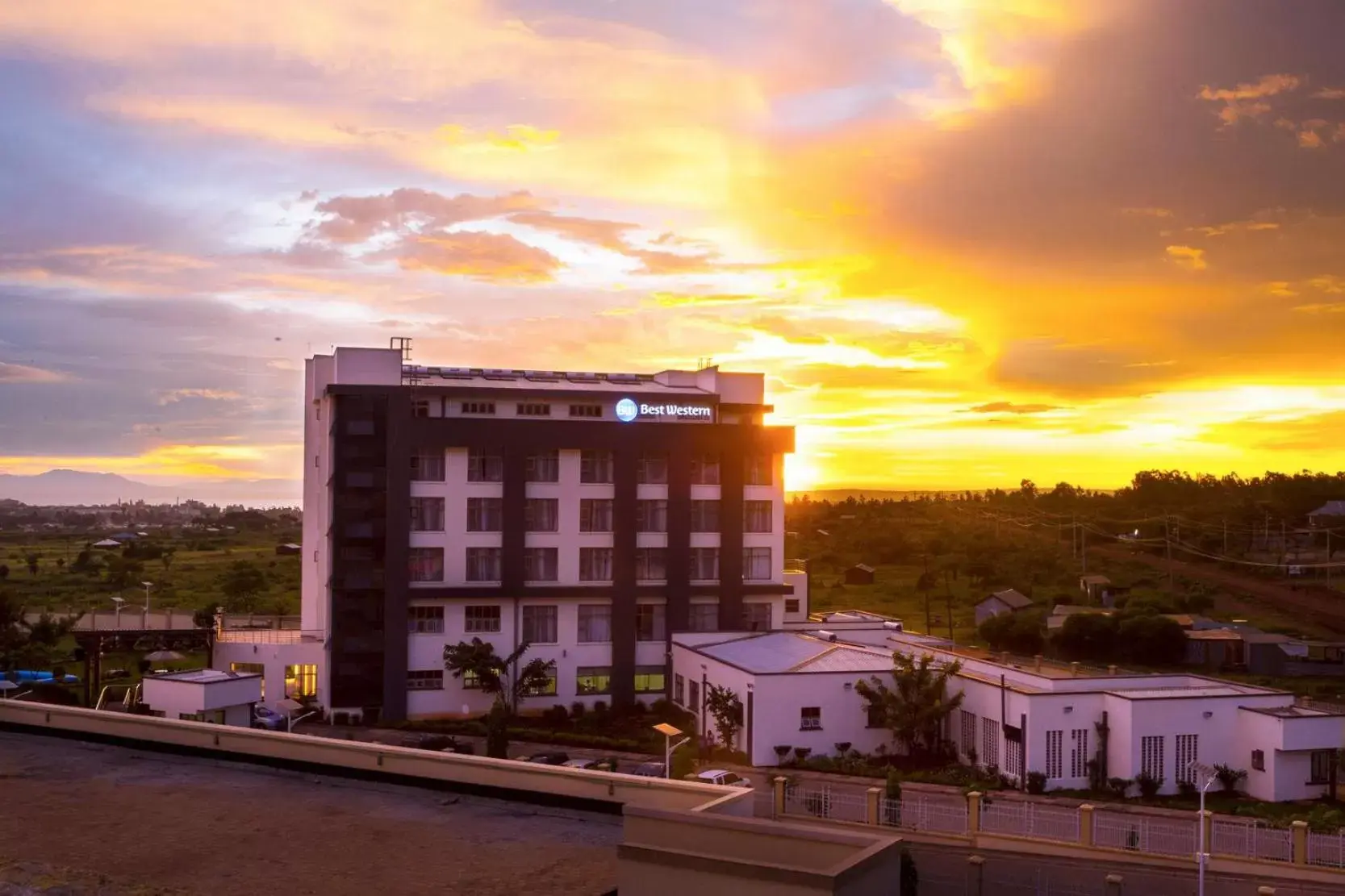 Sunrise/Sunset in Best Western Kisumu Hotel