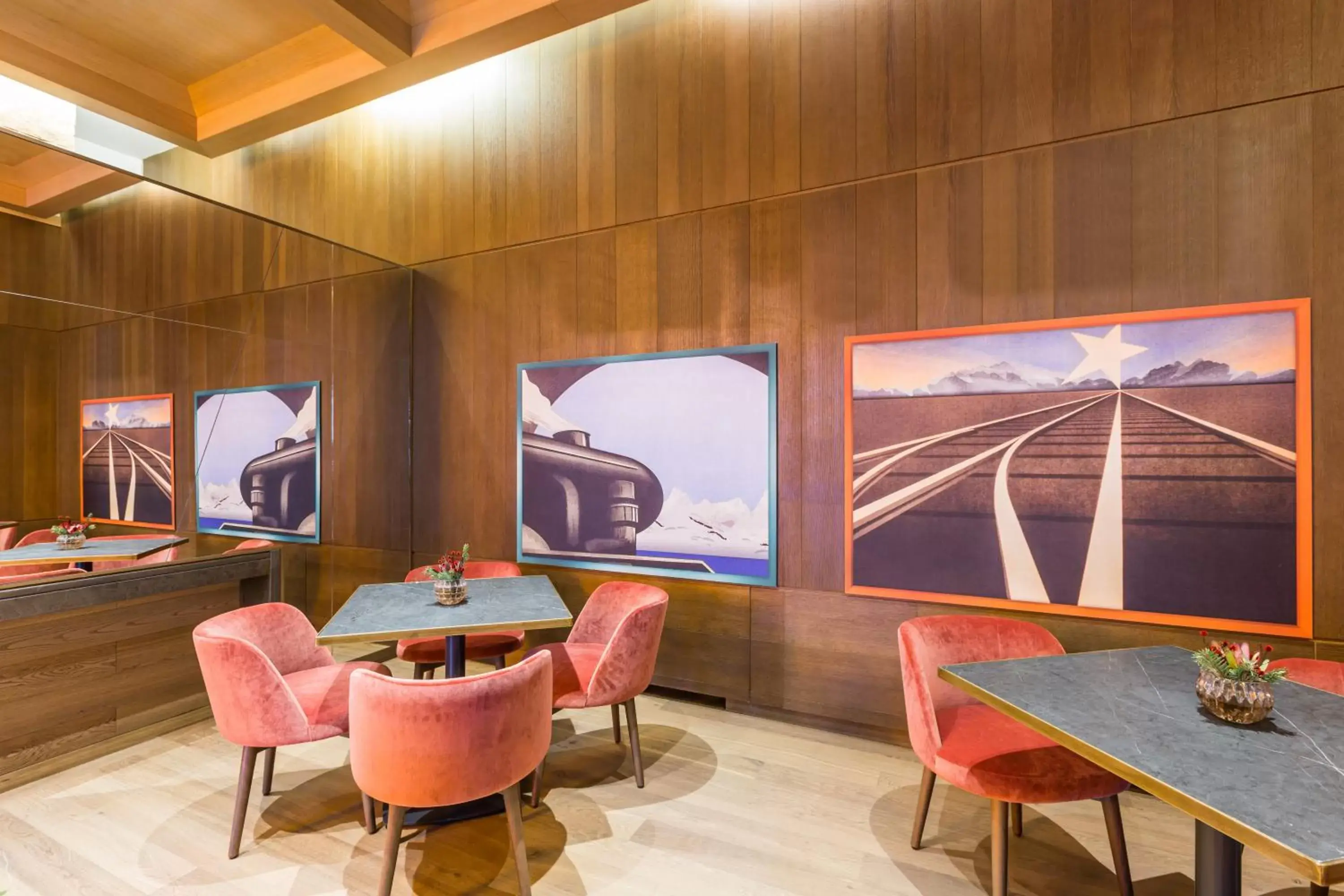 Lounge or bar in Grand Hotel Savoia Cortina d'Ampezzo, A Radisson Collection Hotel