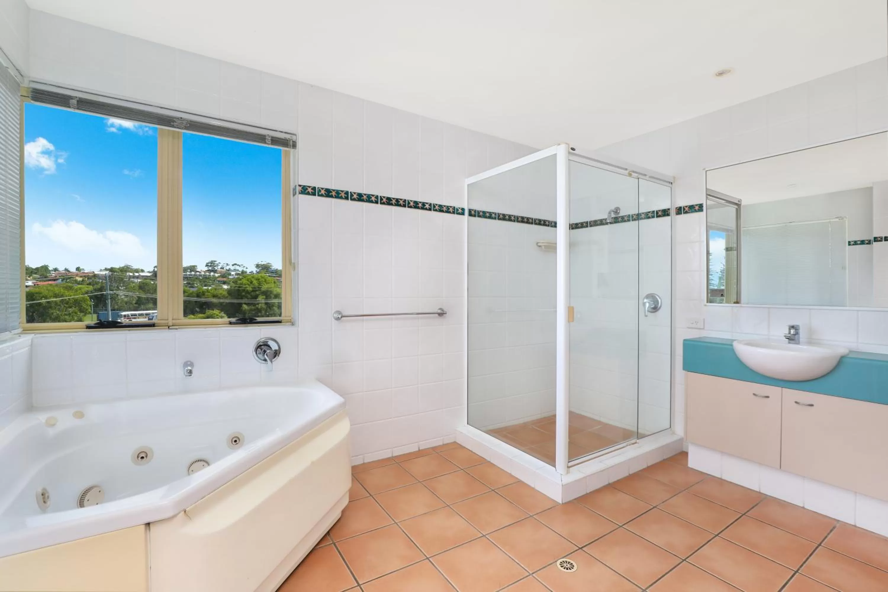 Hot Tub in Alex Seaside Resort