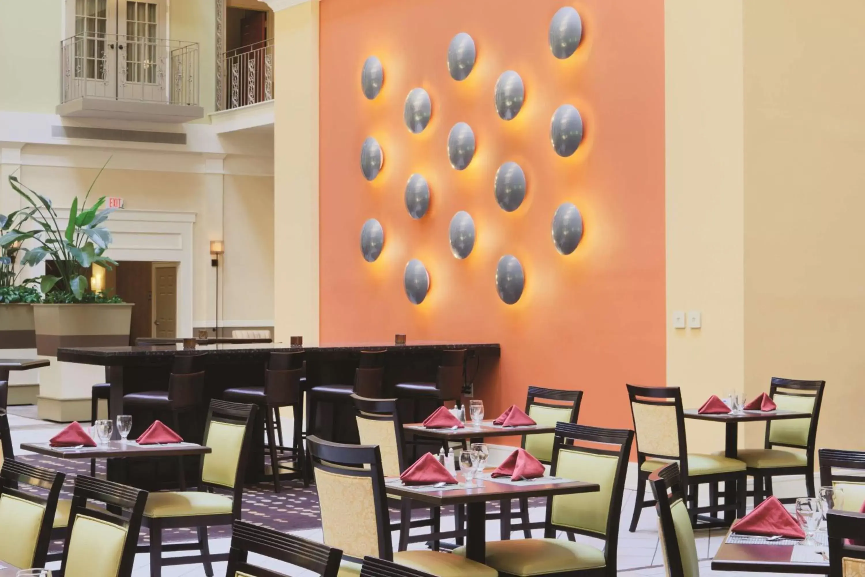 Dining area, Restaurant/Places to Eat in Doubletree Suites by Hilton at The Battery Atlanta