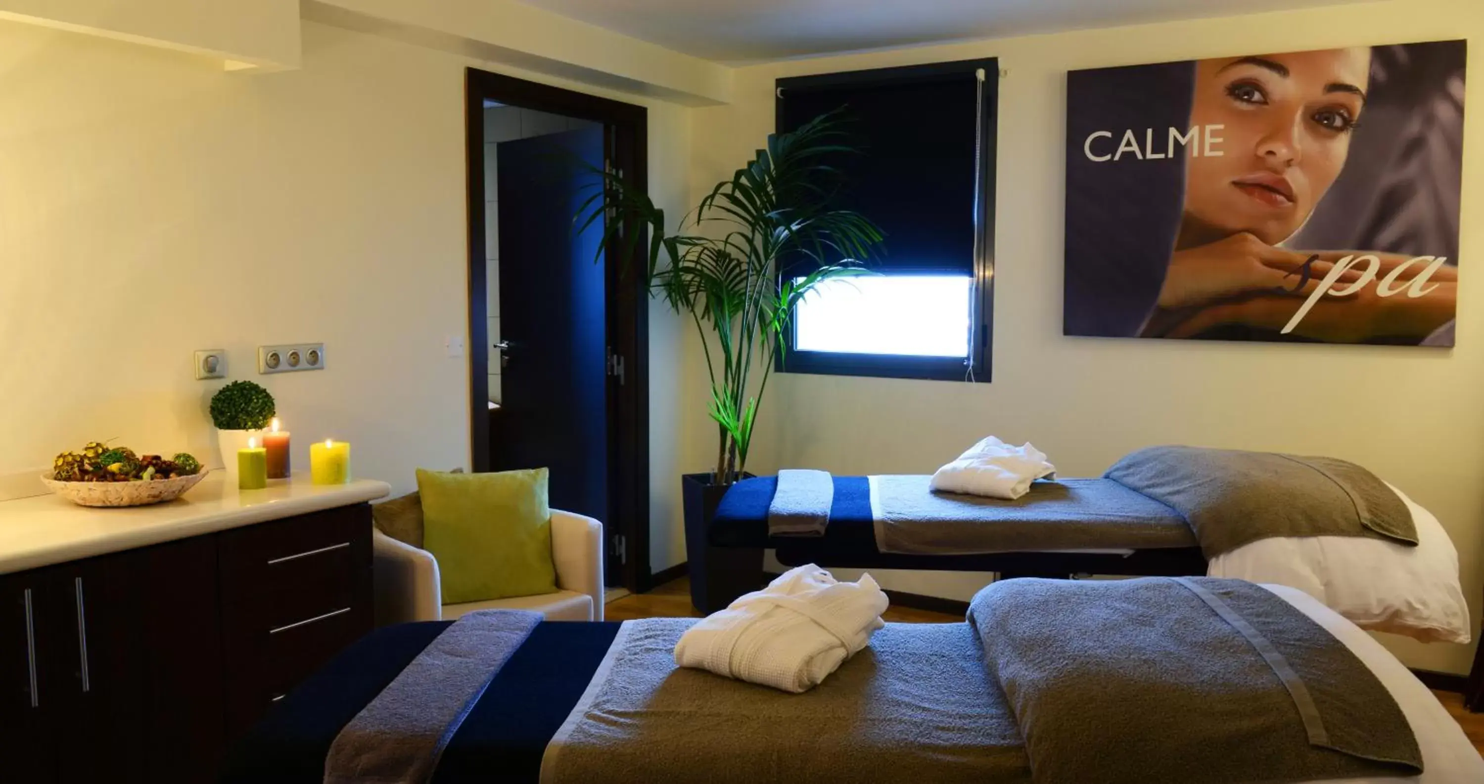 Massage, Bed in Radisson Blu Hotel Biarritz