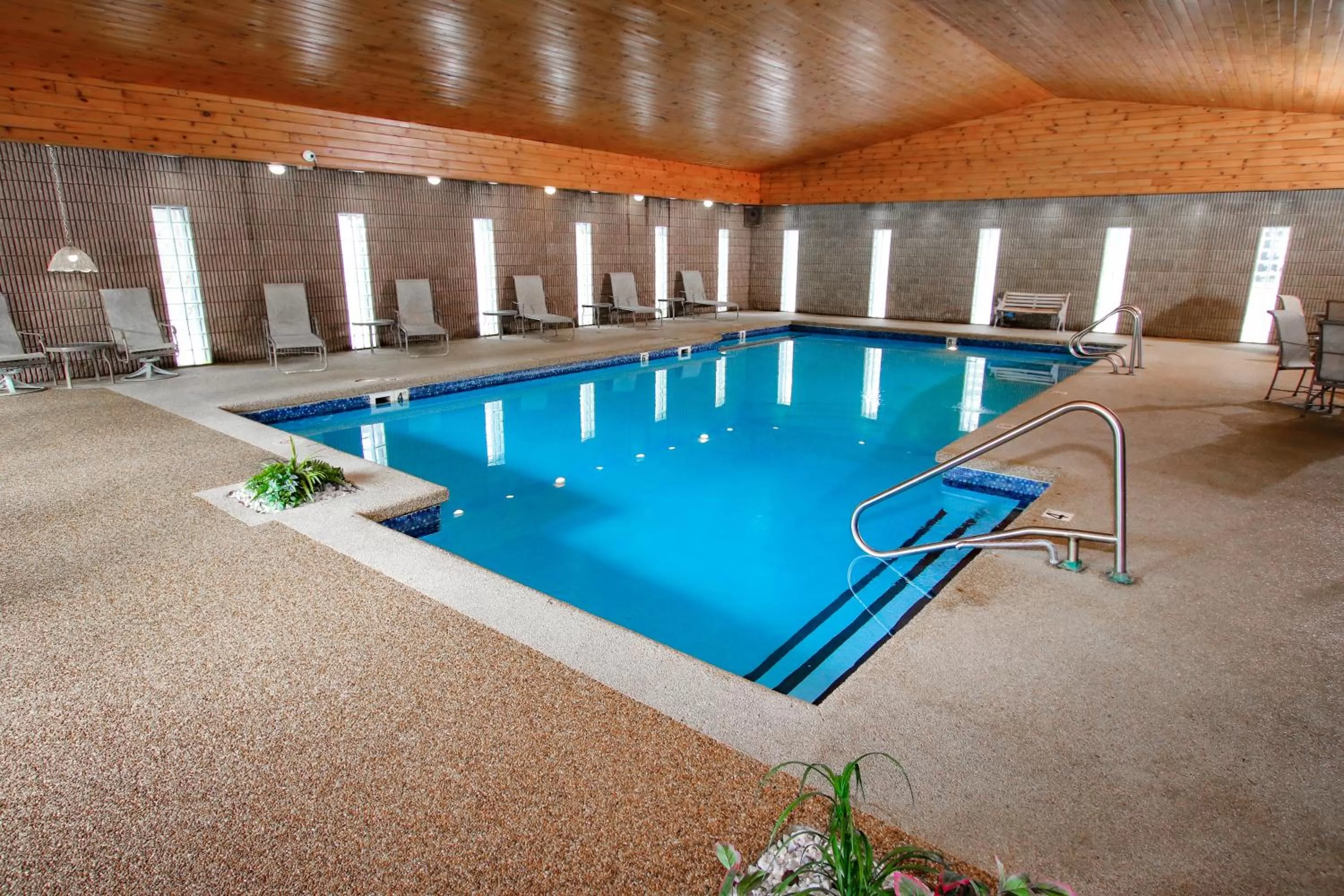 Swimming pool in Ramada Hotel & Conference Center by Wyndham Lewiston