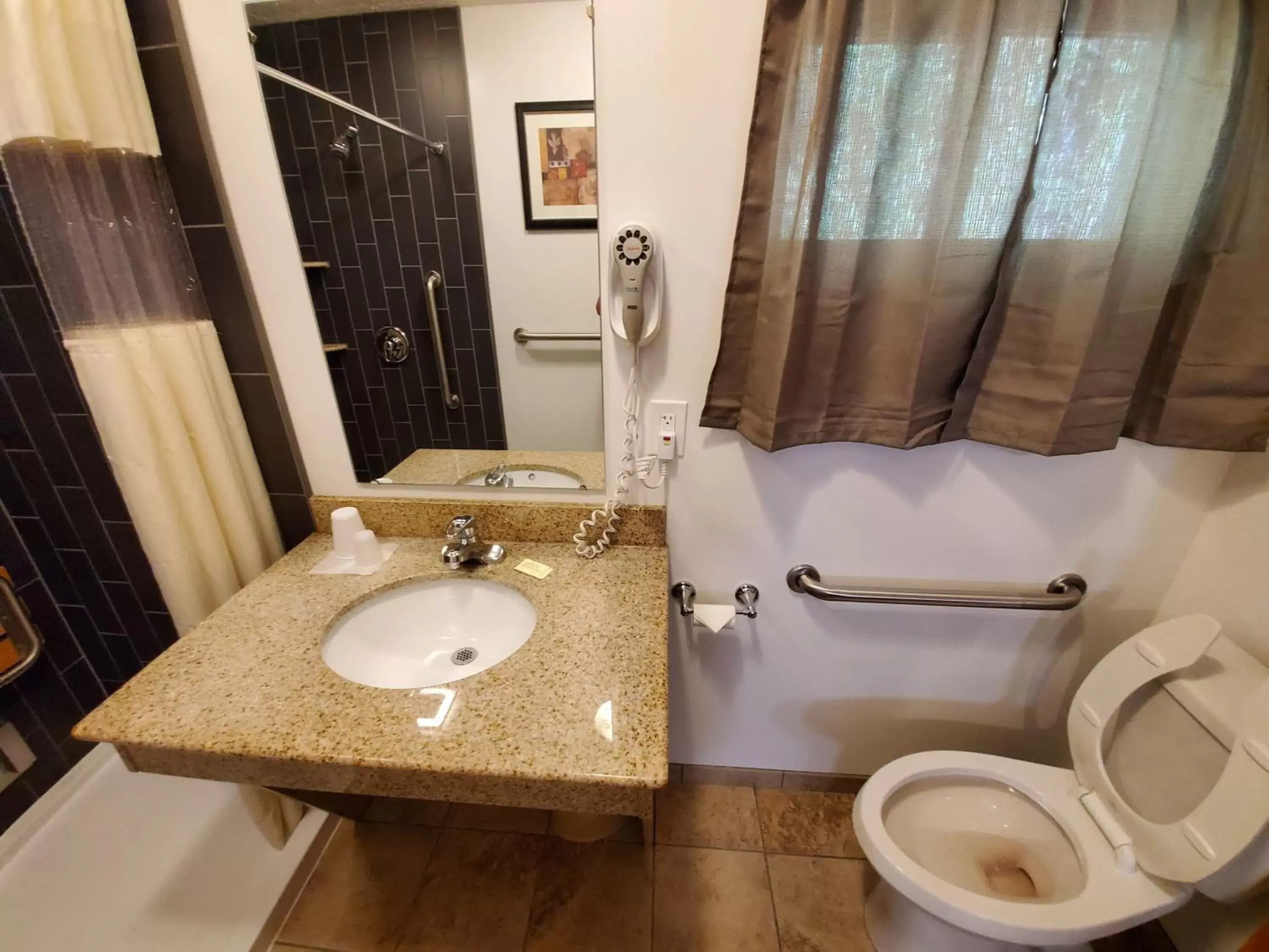 Bathroom in Jefferson Hills Motel