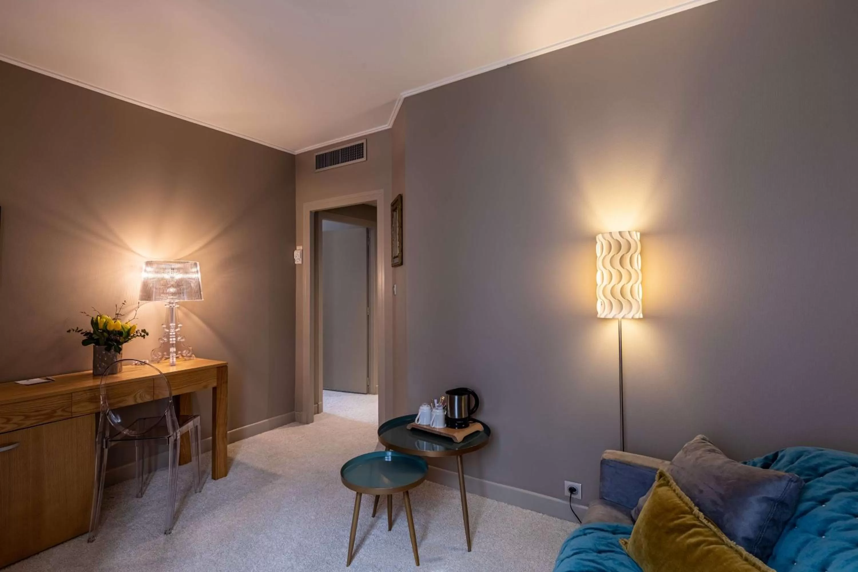 Photo of the whole room in Best Western Grand Hotel de Bordeaux