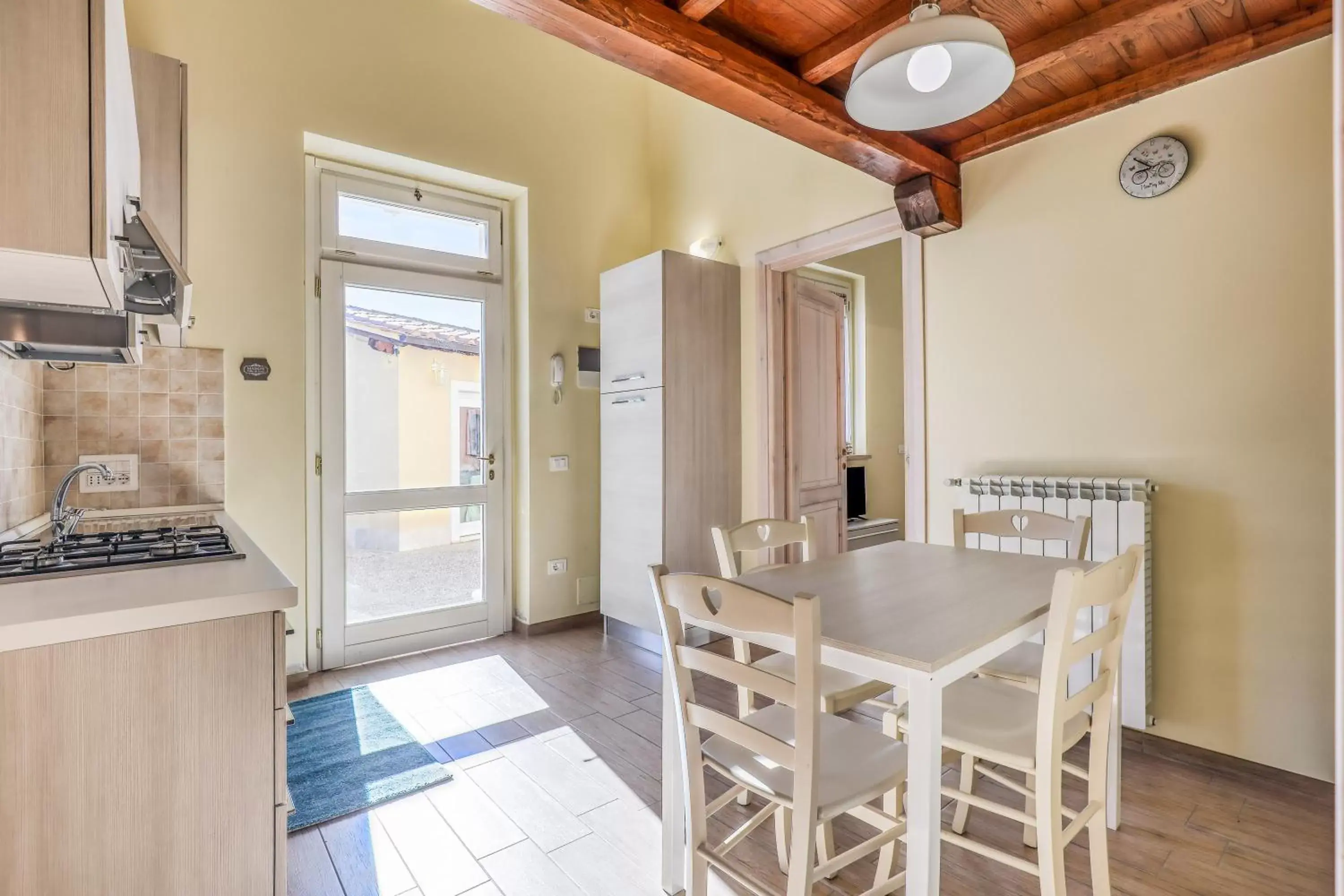 Kitchen or kitchenette, Dining Area in Residence Viviverde