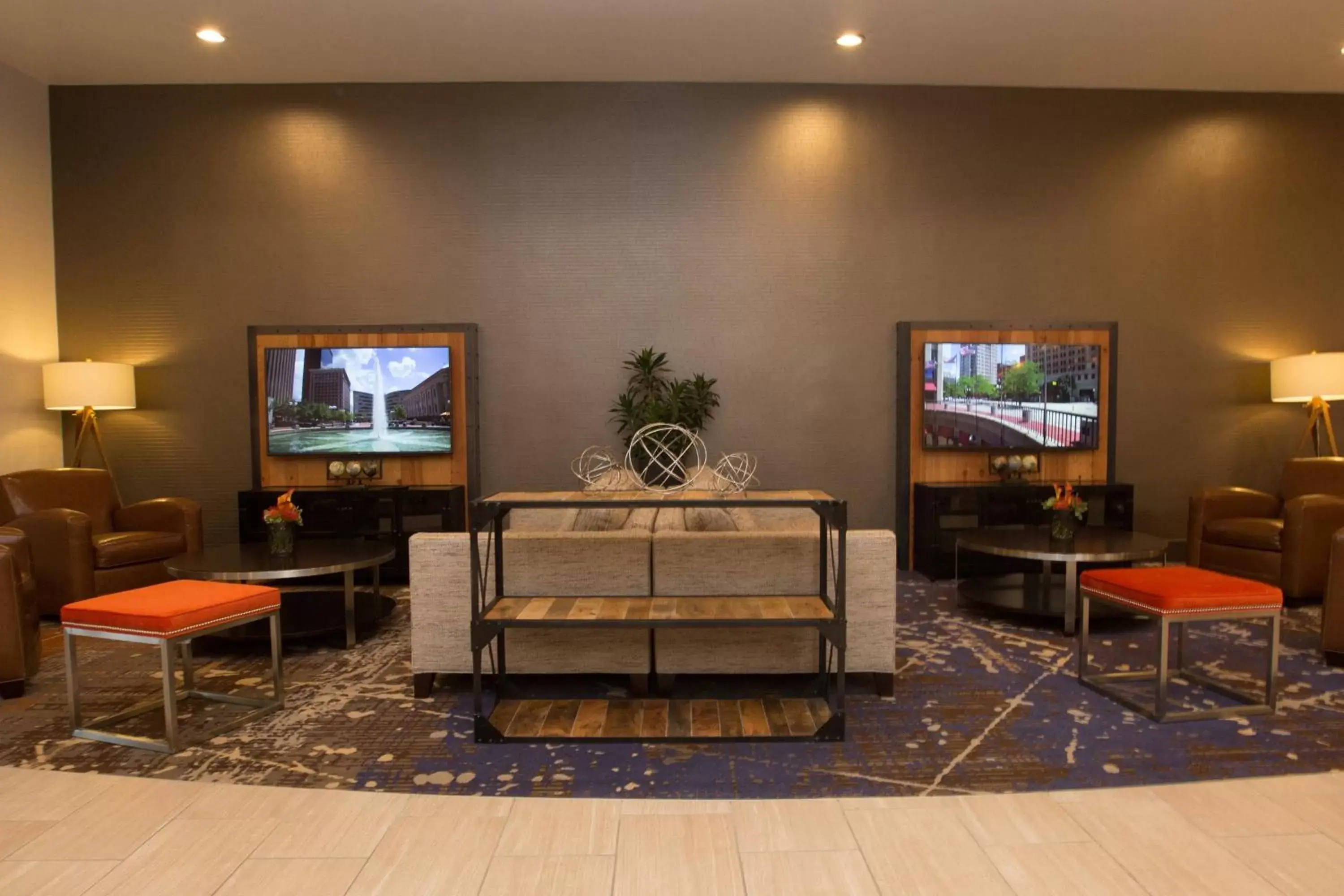 Property building, Lounge/Bar in Holiday Inn Dayton/Fairborn I-675, an IHG Hotel