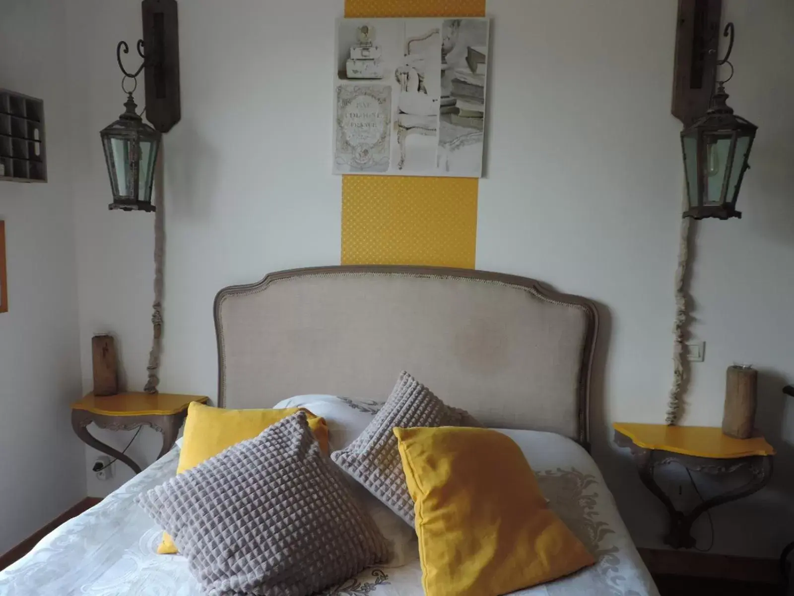 Bedroom, Seating Area in Villa Des Hortensias