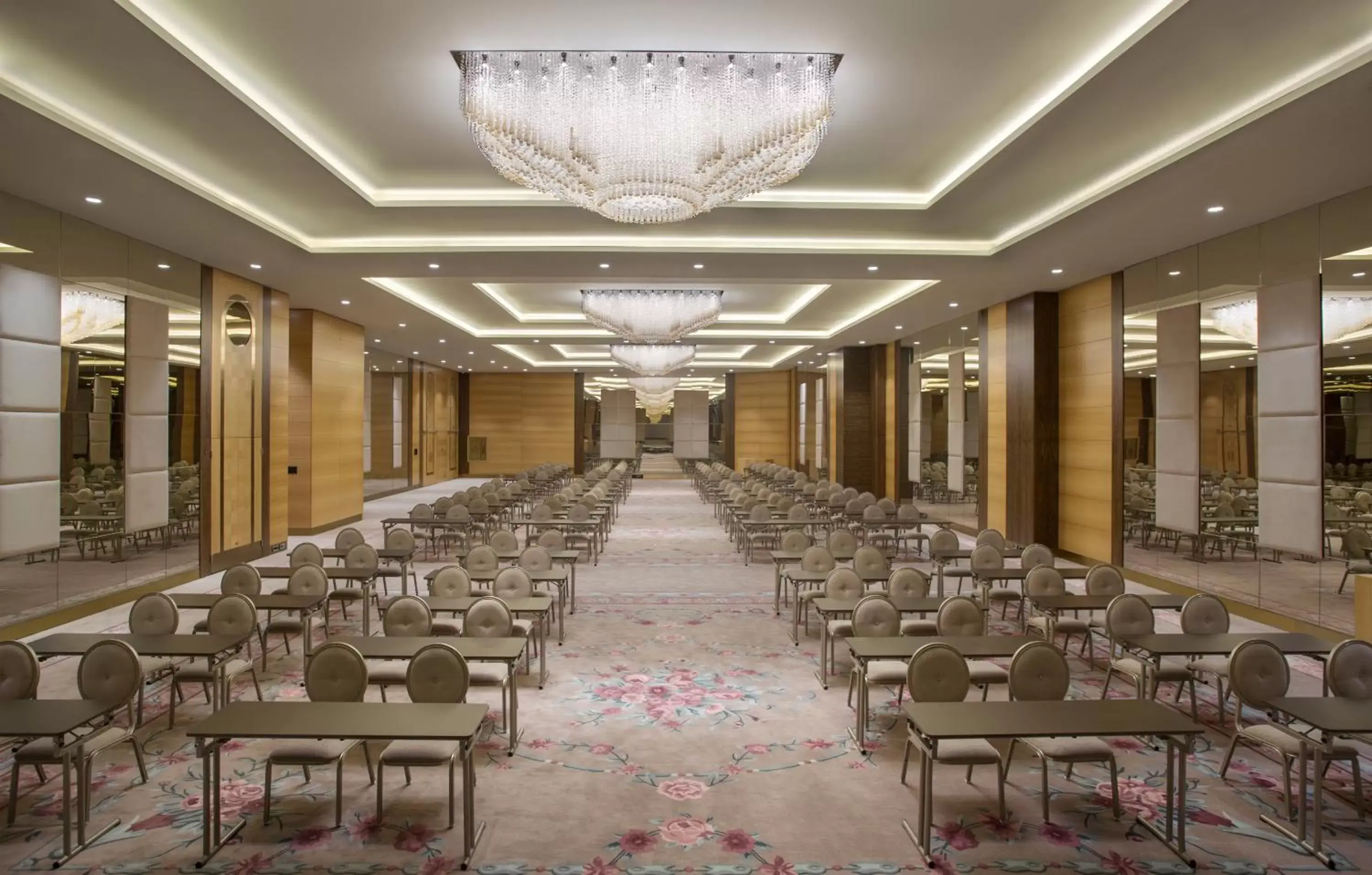 Business facilities, Banquet Facilities in Lazzoni Hotel