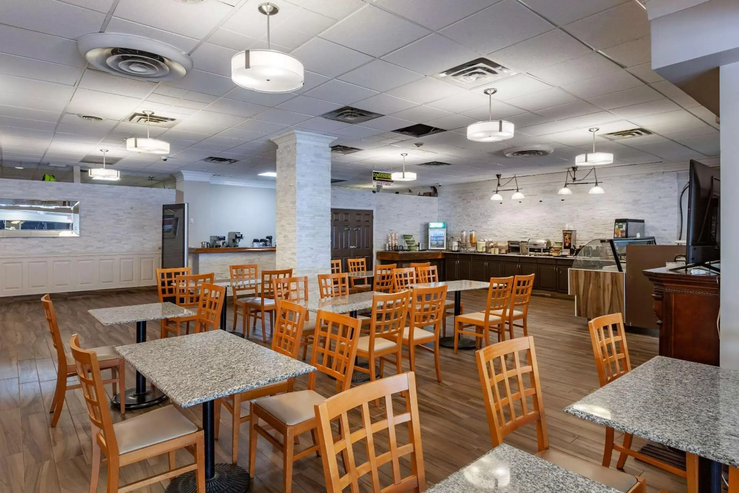 Breakfast, Restaurant/Places to Eat in Quality Inn Toronto Airport