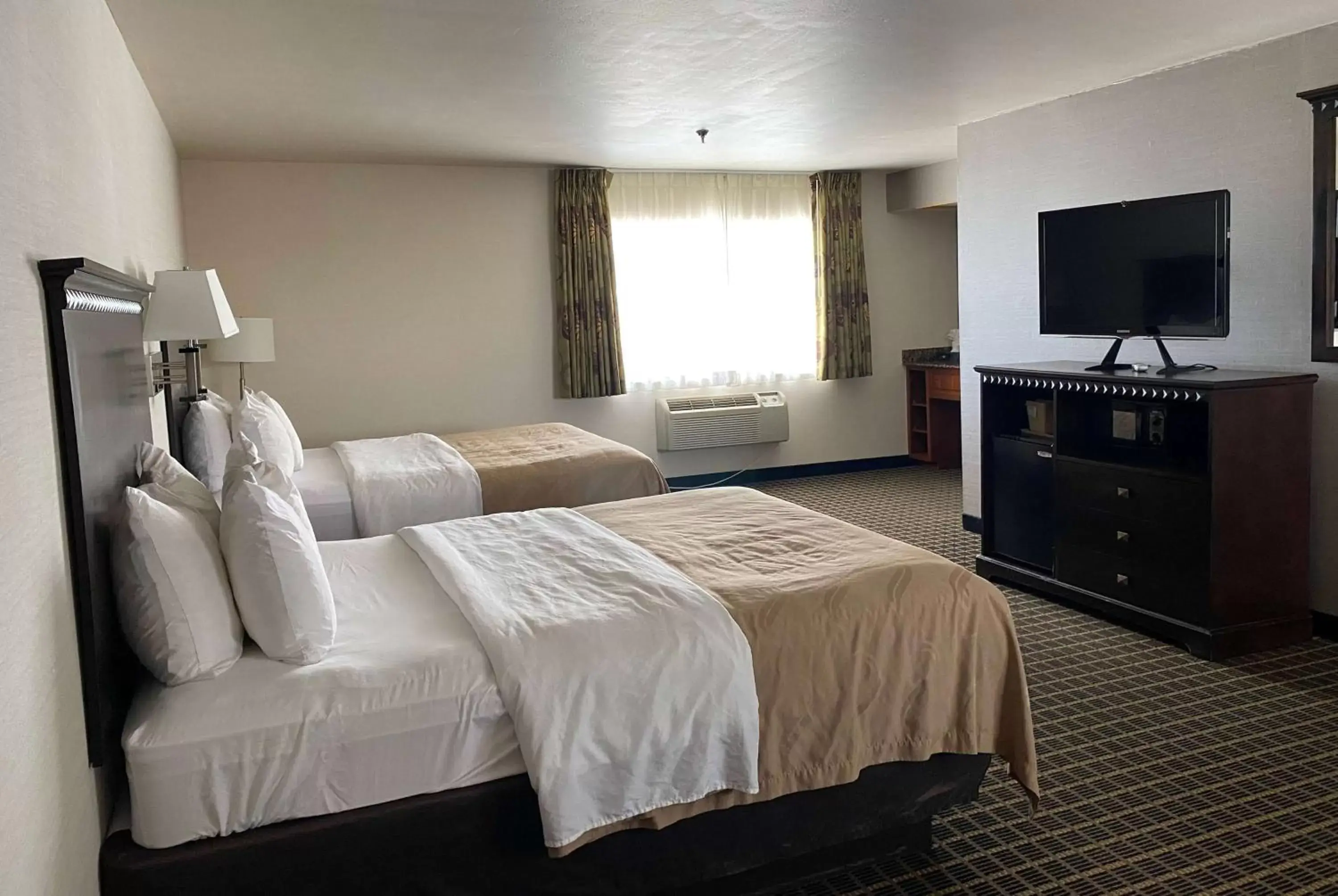 Photo of the whole room, Bed in Wingate by Wyndham Gunnison Near Western Colorado University