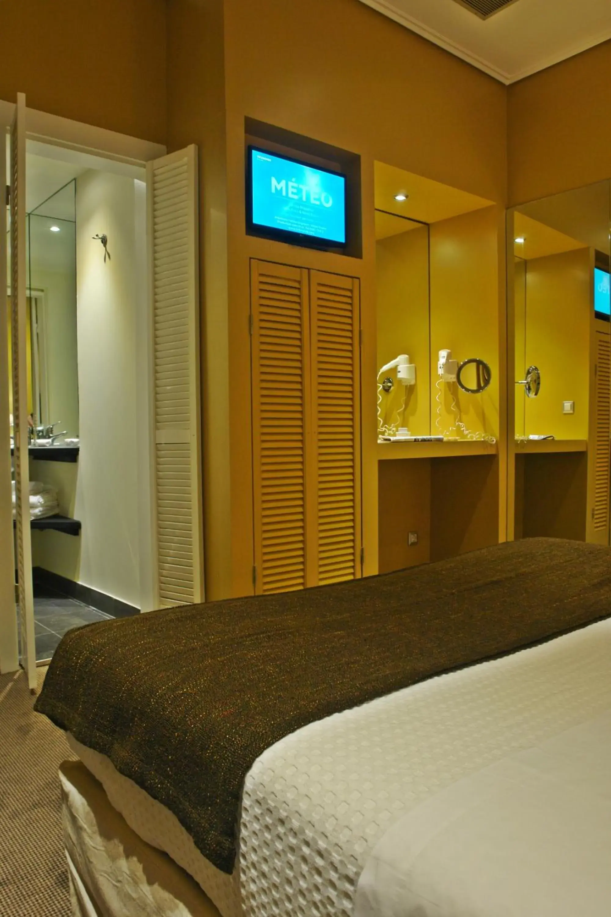 Bed, Room Photo in Semeli Hotel