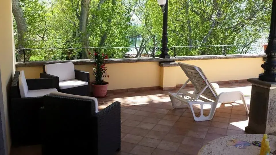 Patio in Hotel Royal