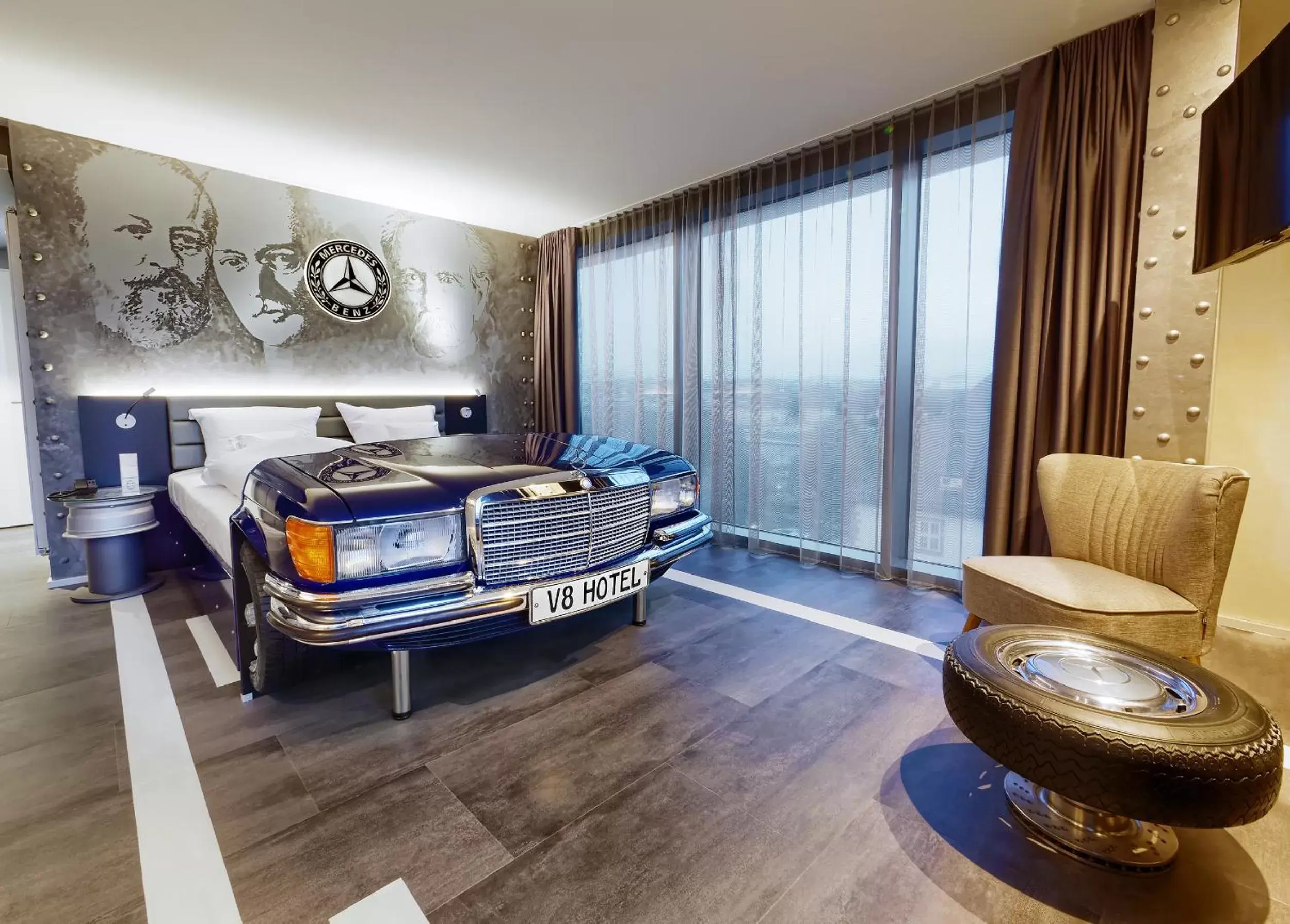 Photo of the whole room in V8 HOTEL Motorworld Region Stuttgart