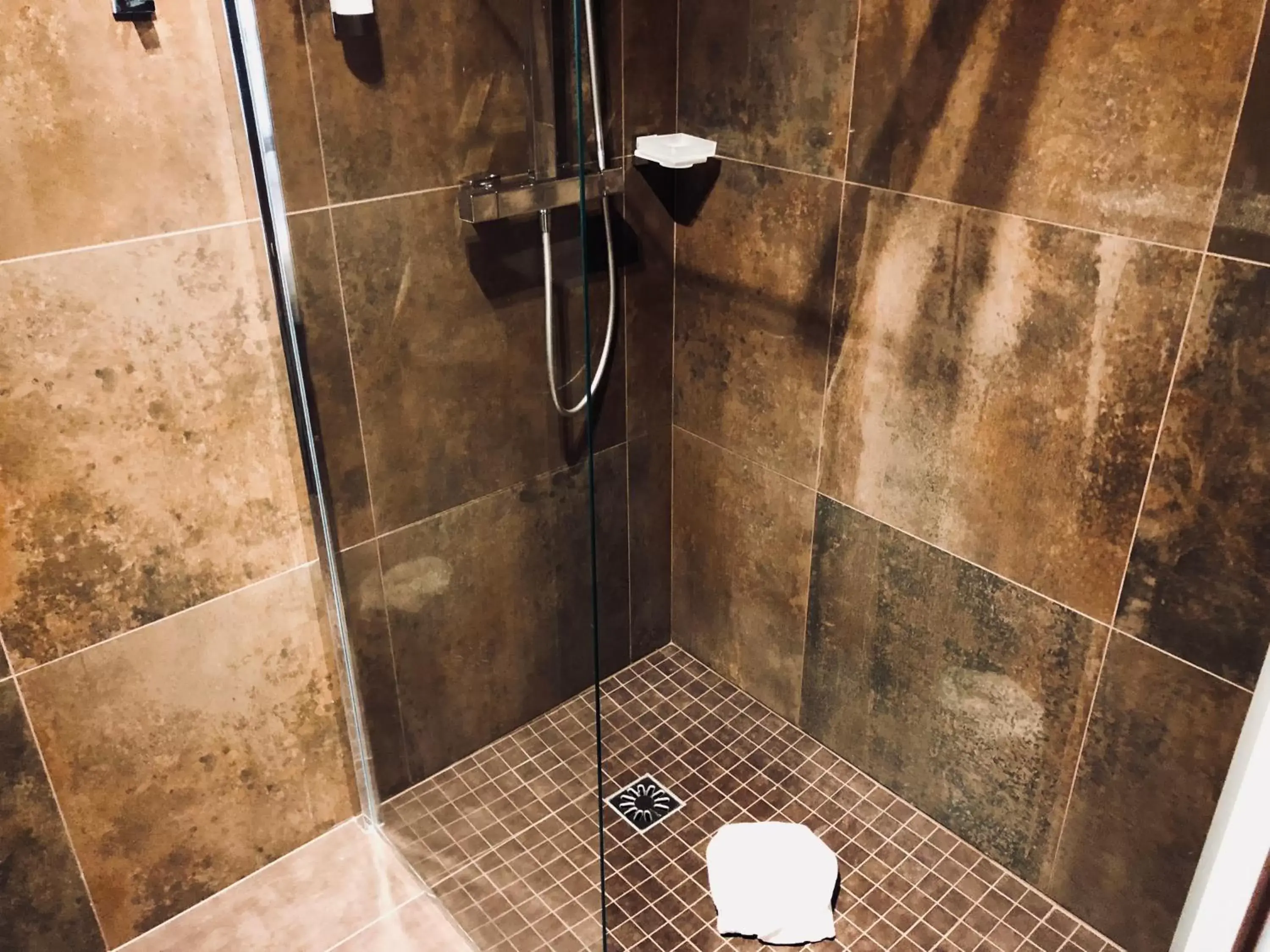 Shower, Bathroom in Best Western Empire Elysees