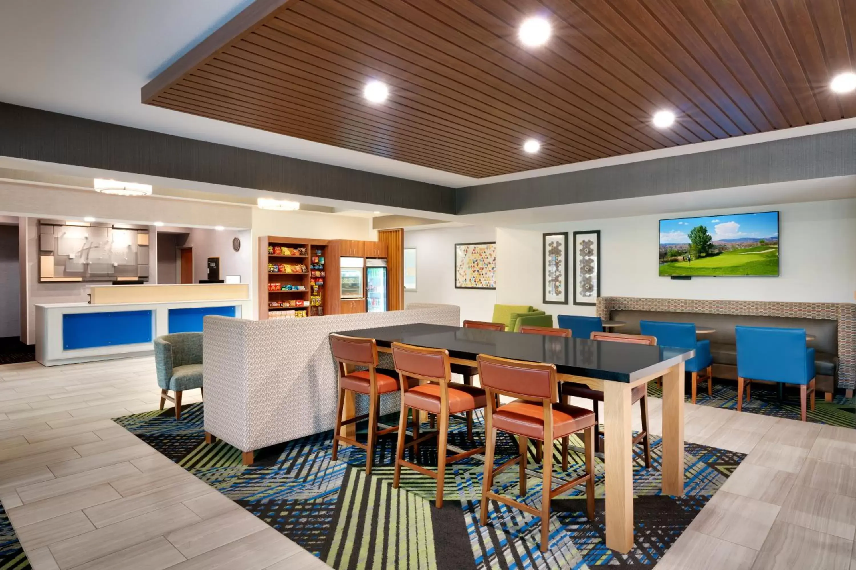 Seating area, Restaurant/Places to Eat in Holiday Inn Express Billings East, an IHG Hotel