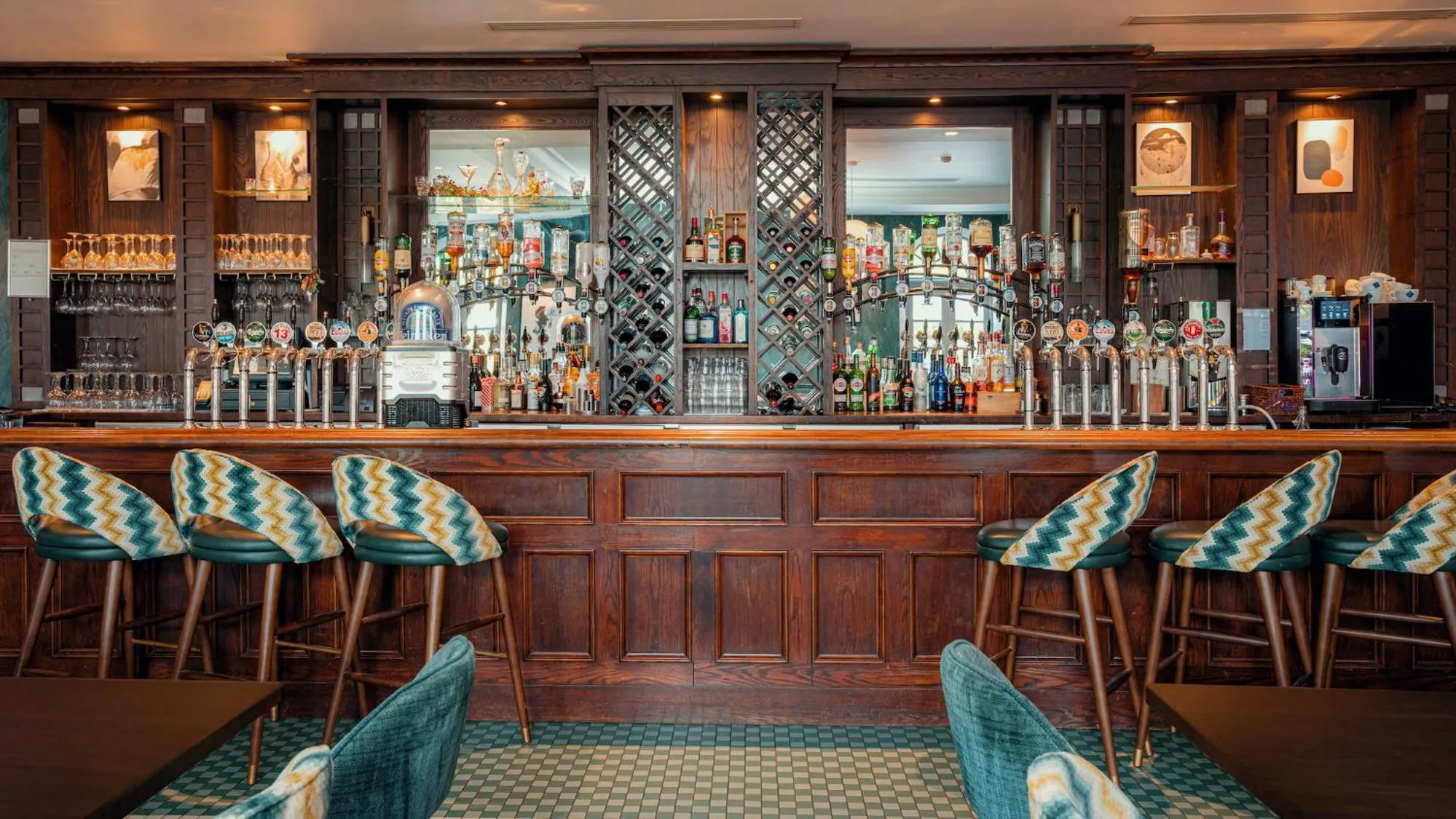 Lounge or bar in Cavan Crystal Hotel