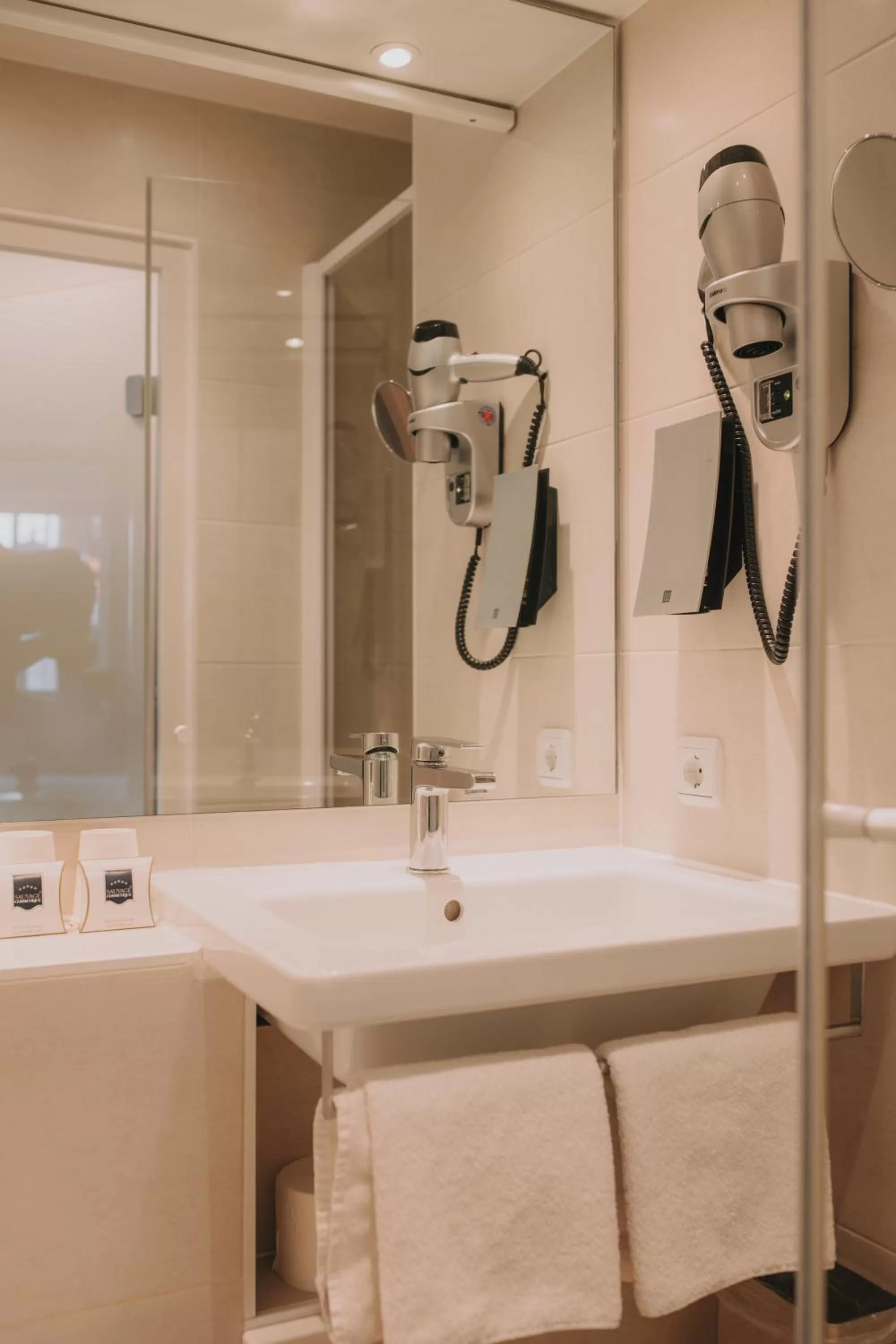 Bathroom in King's Hotel Center Superior