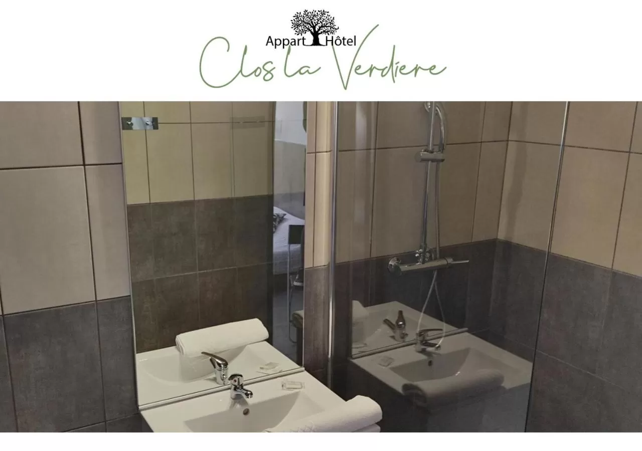 Bathroom in Le Clos la Verdière