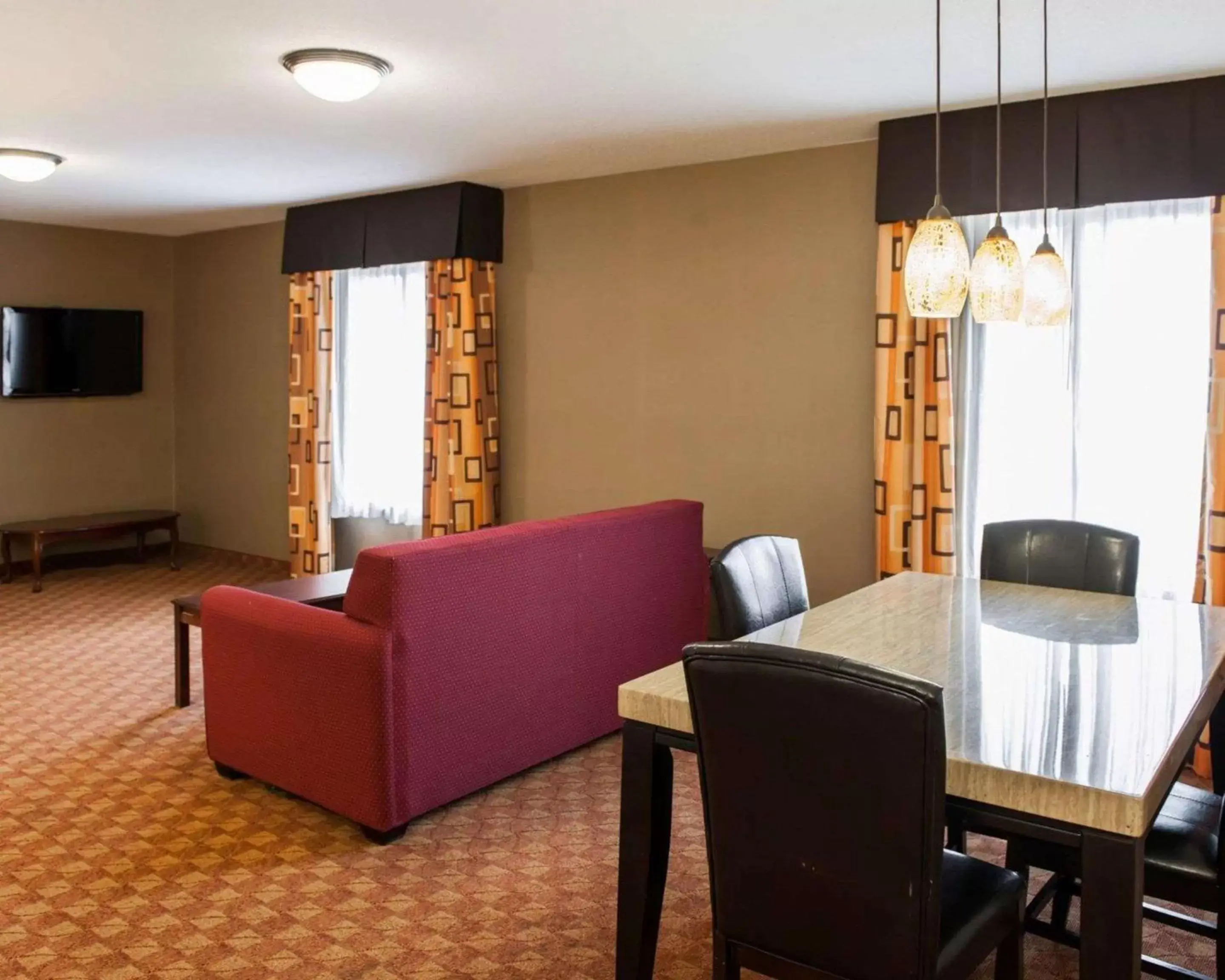 Photo of the whole room, Seating Area in Quality Inn Franklin I-65