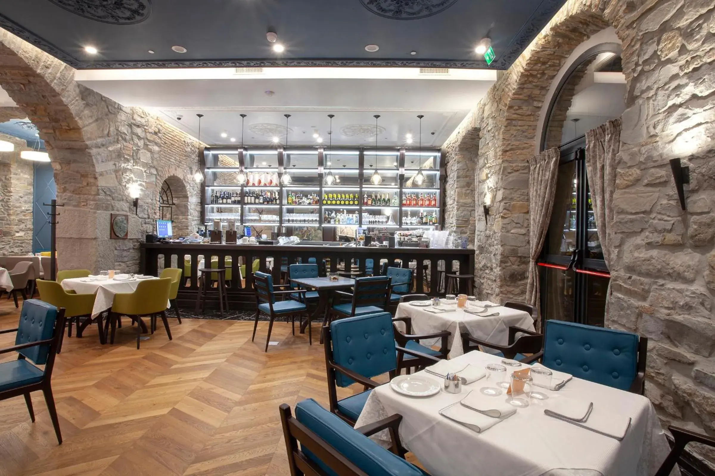 Restaurant/Places to Eat in HOTEL SOLUN