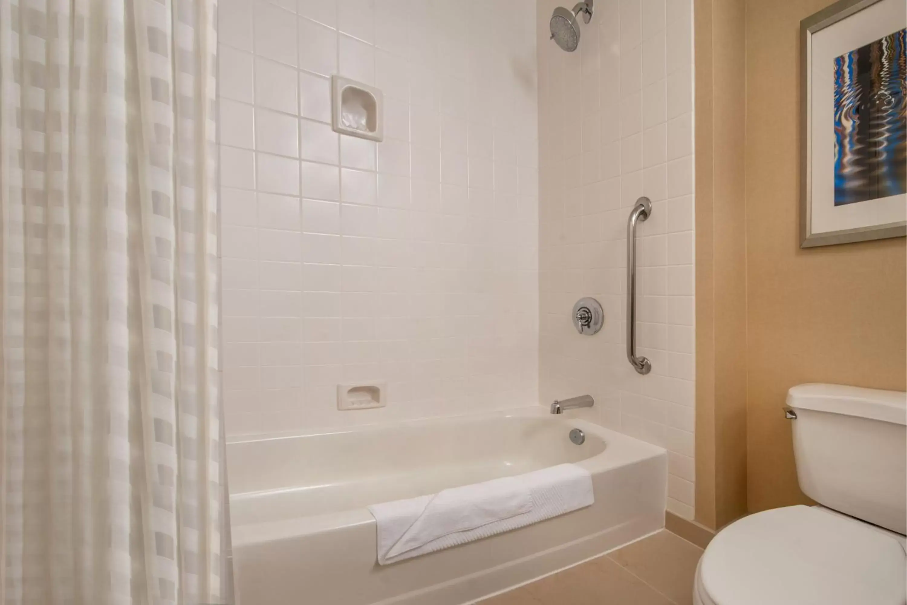 Bathroom in Gaithersburg Marriott Washingtonian Center