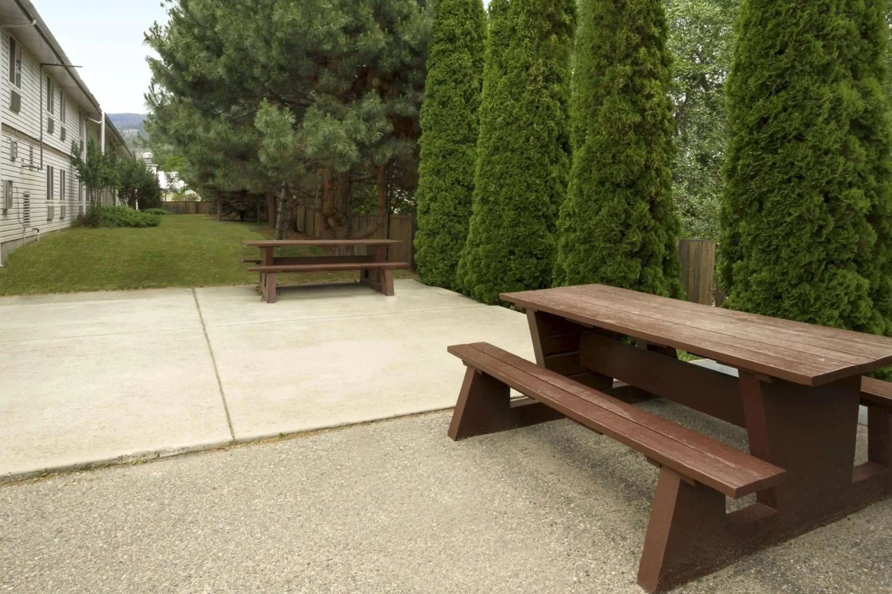 Property building in Super 8 by Wyndham West Kelowna BC Property building in Super 8 by Wyndham West Kelowna BC