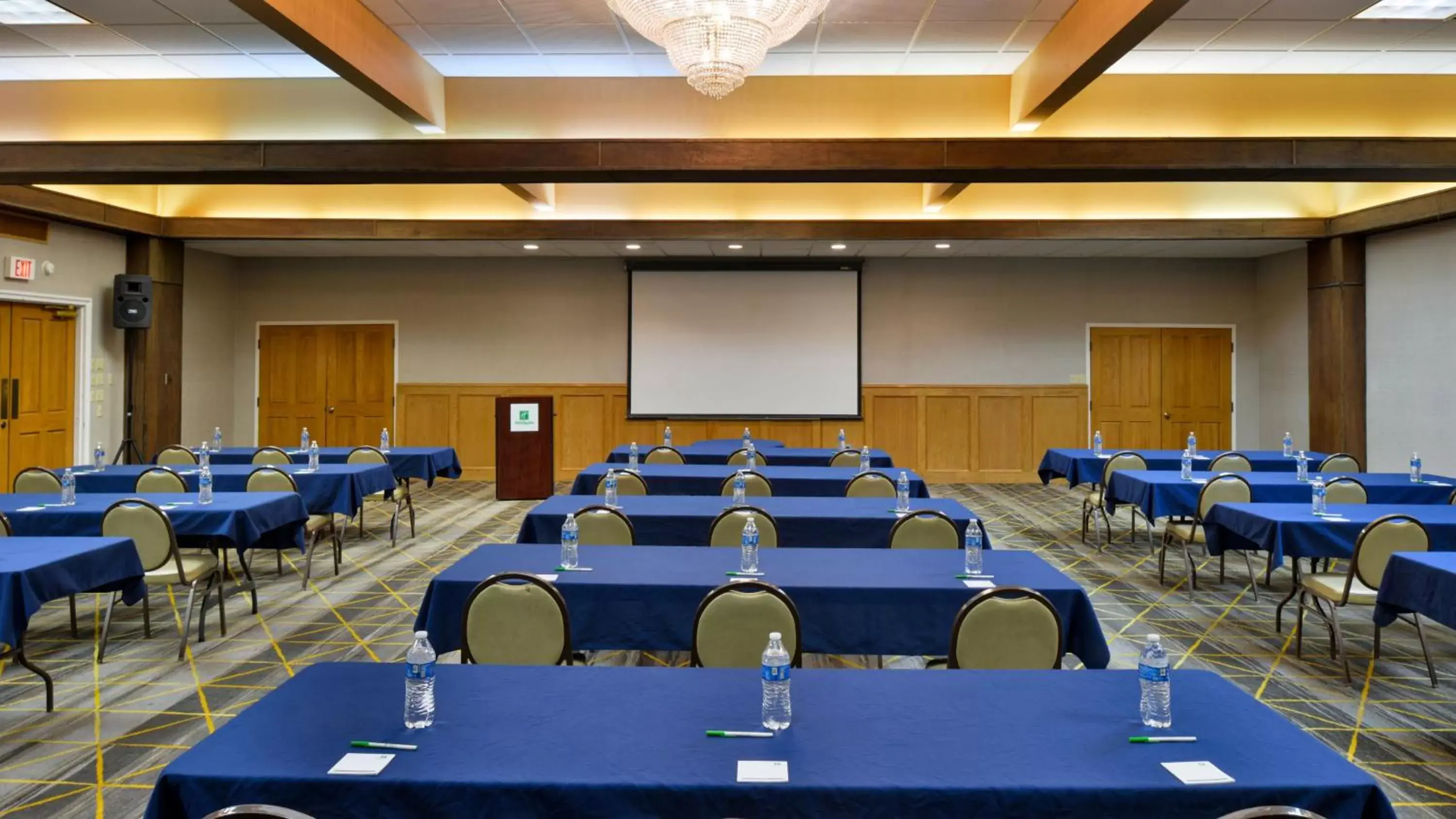 Meeting/conference room in Holiday Inn Great Falls-Convention Center, an IHG Hotel