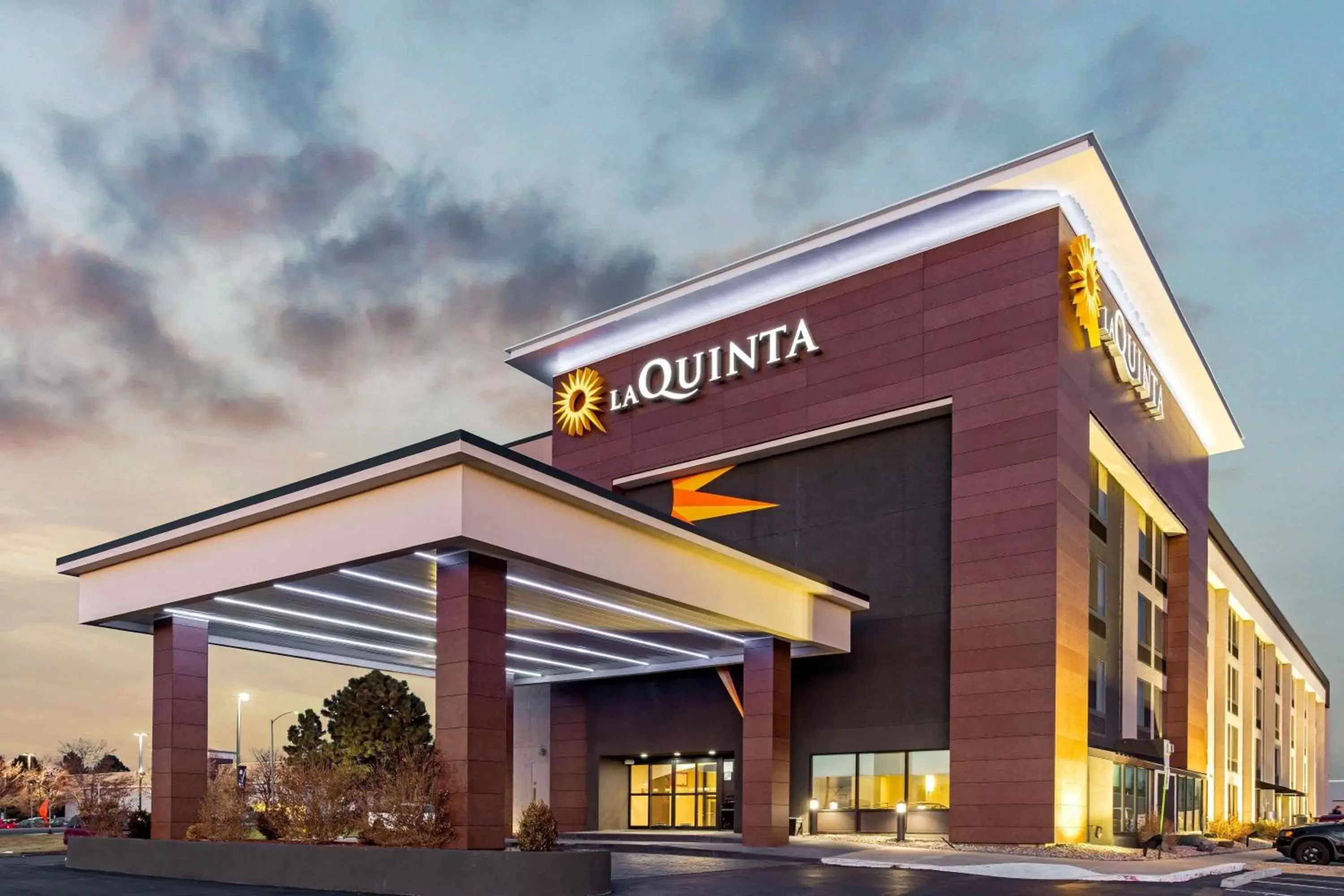 Property building in La Quinta by Wyndham Denver Aurora Medical