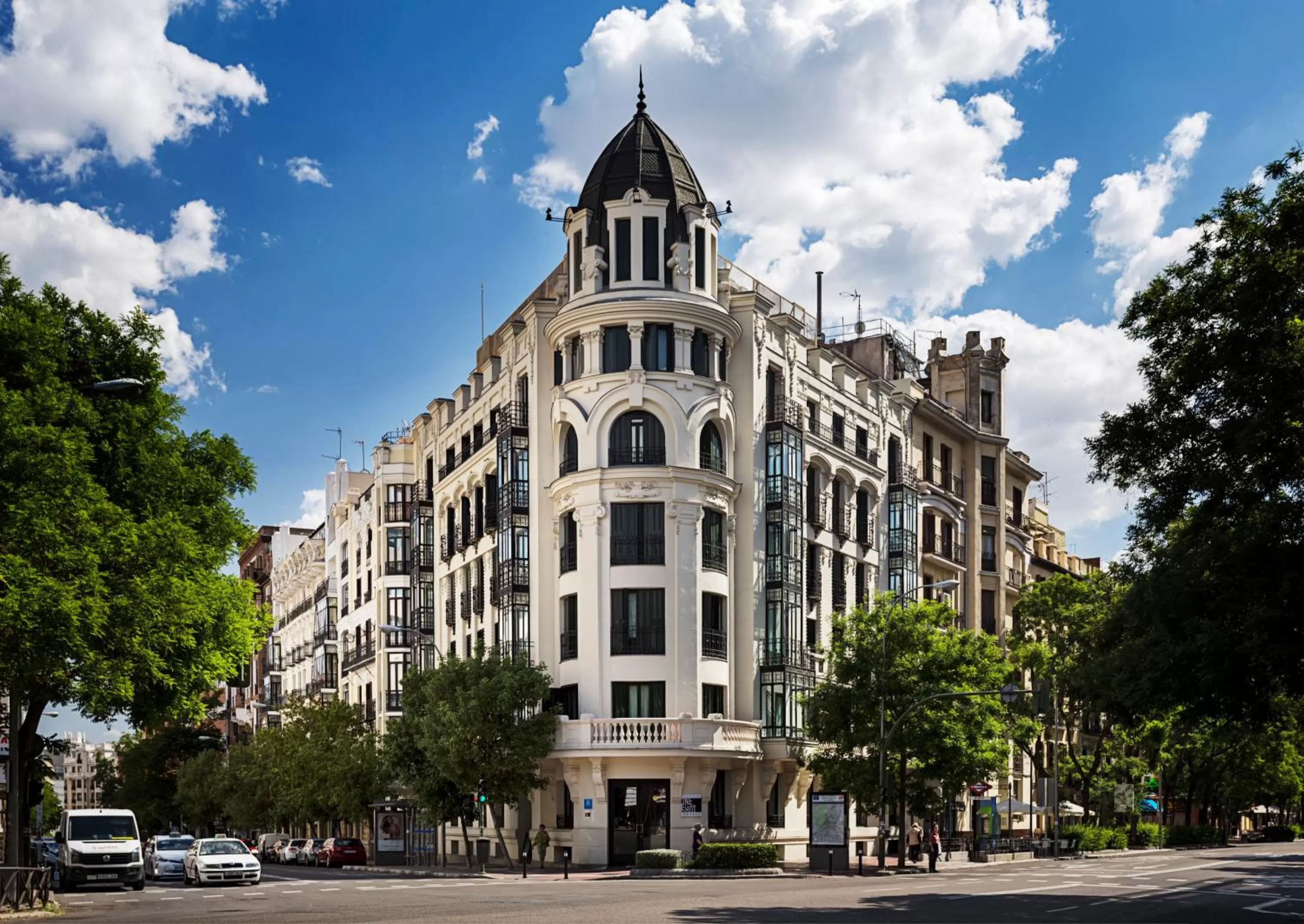 Facade/entrance in One Shot Luchana