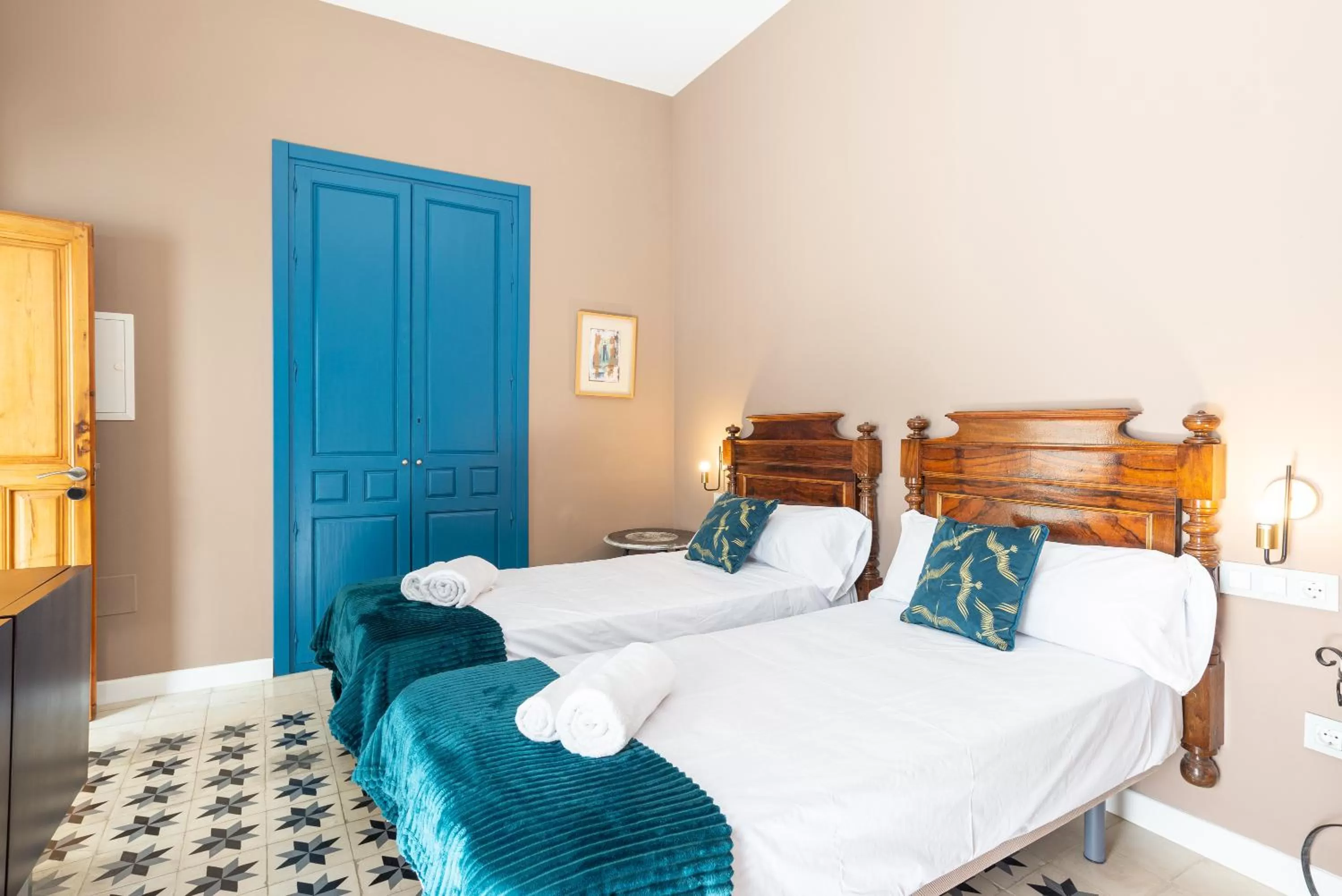 Photo of the whole room, Bed in Hotel Albaicín