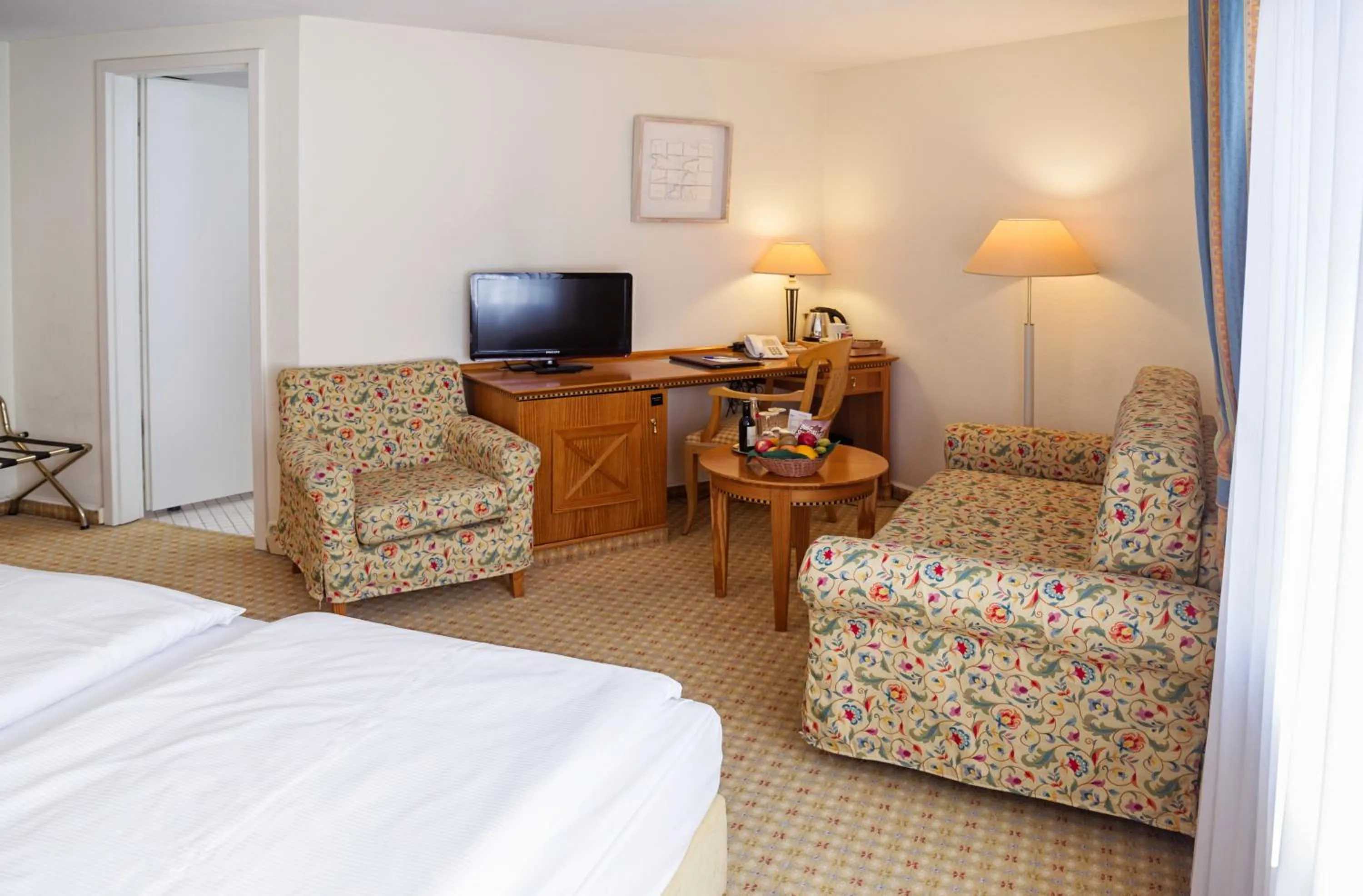 Photo of the whole room, Bed in Hotel Domicil Berlin by Golden Tulip