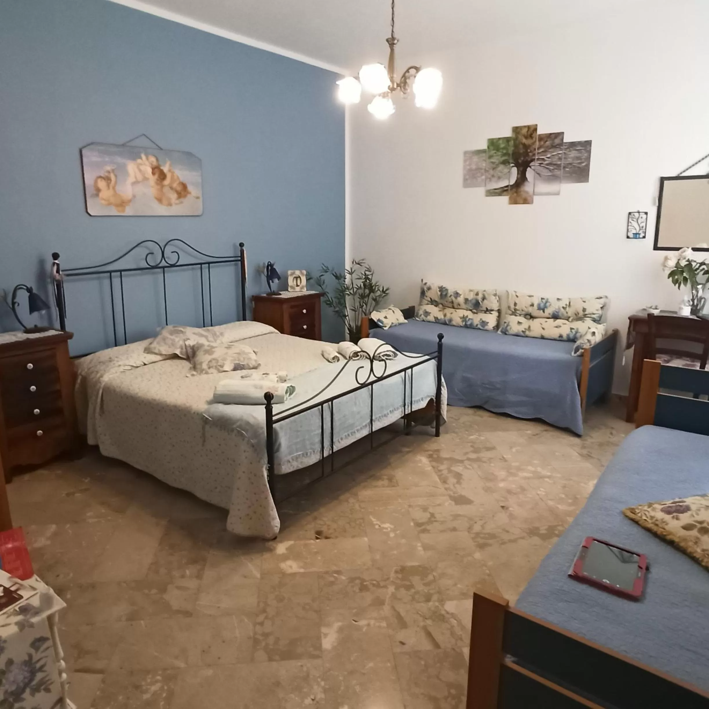 Family Room with Shared Bathroom in B&B Le 4 Stagioni