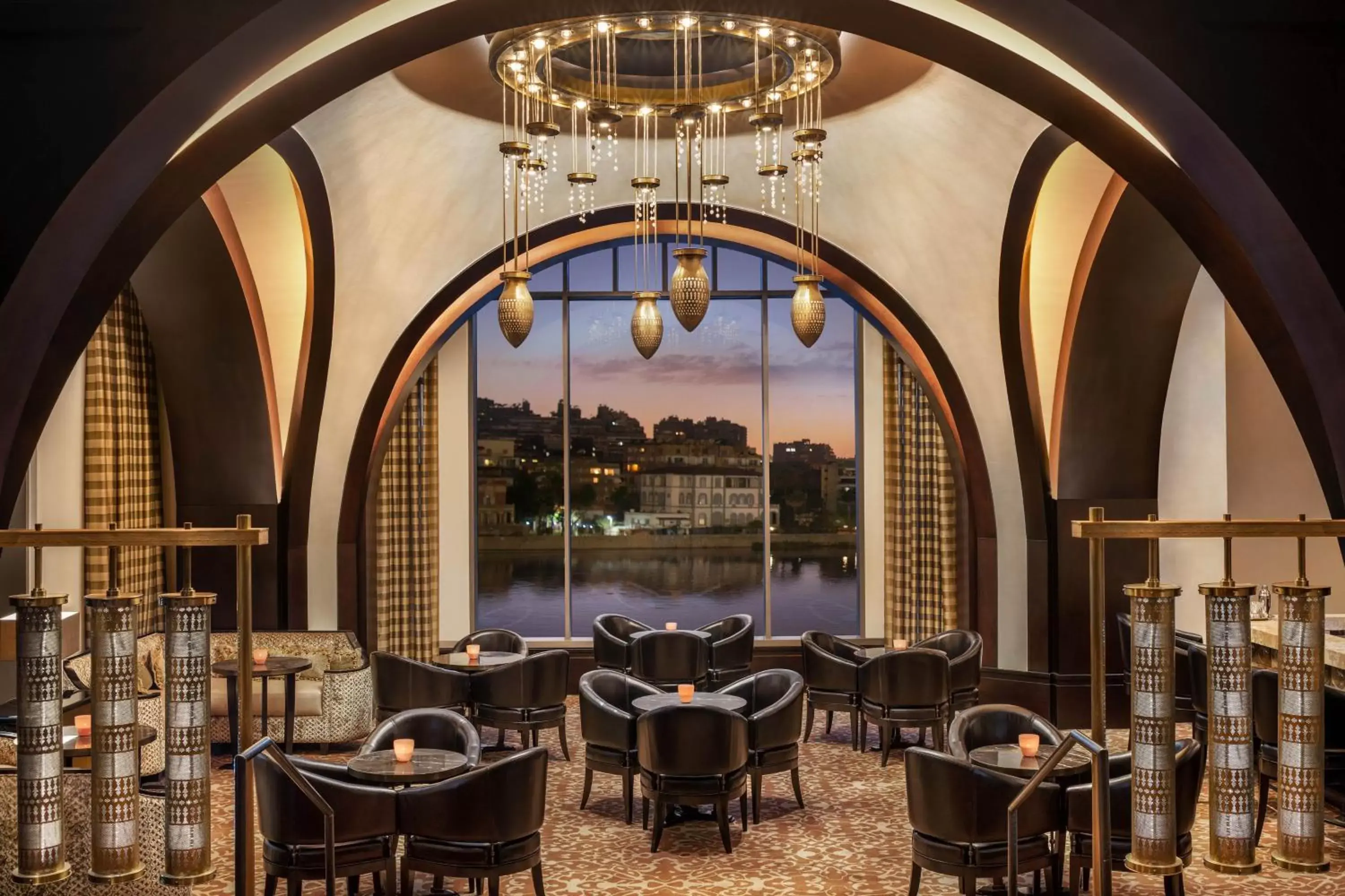 Restaurant/places to eat, Lounge/Bar in The St. Regis Cairo