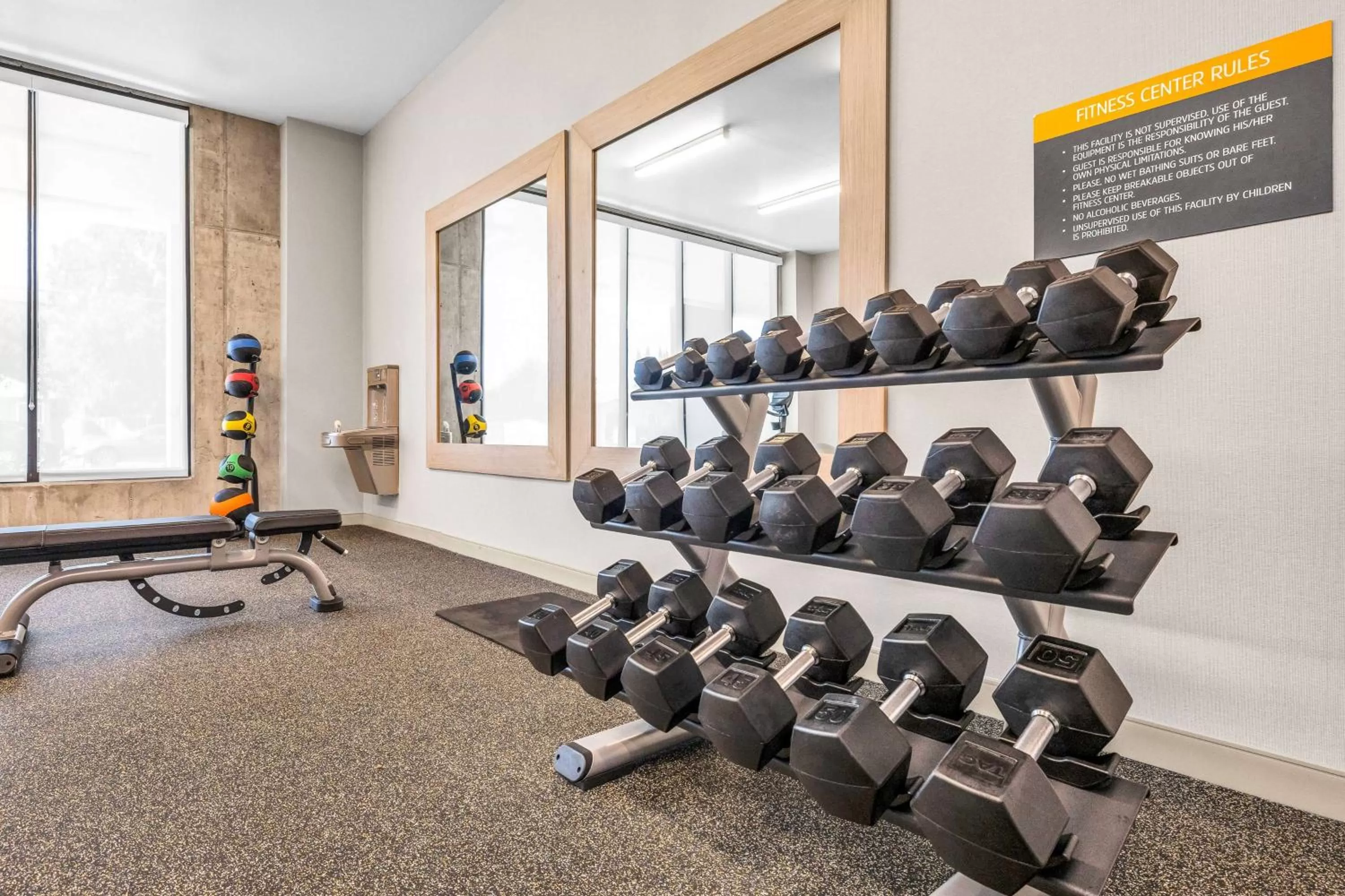 Fitness centre/facilities in La Quinta Inn & Suites by Wyndham San Jose Airport-Downtown