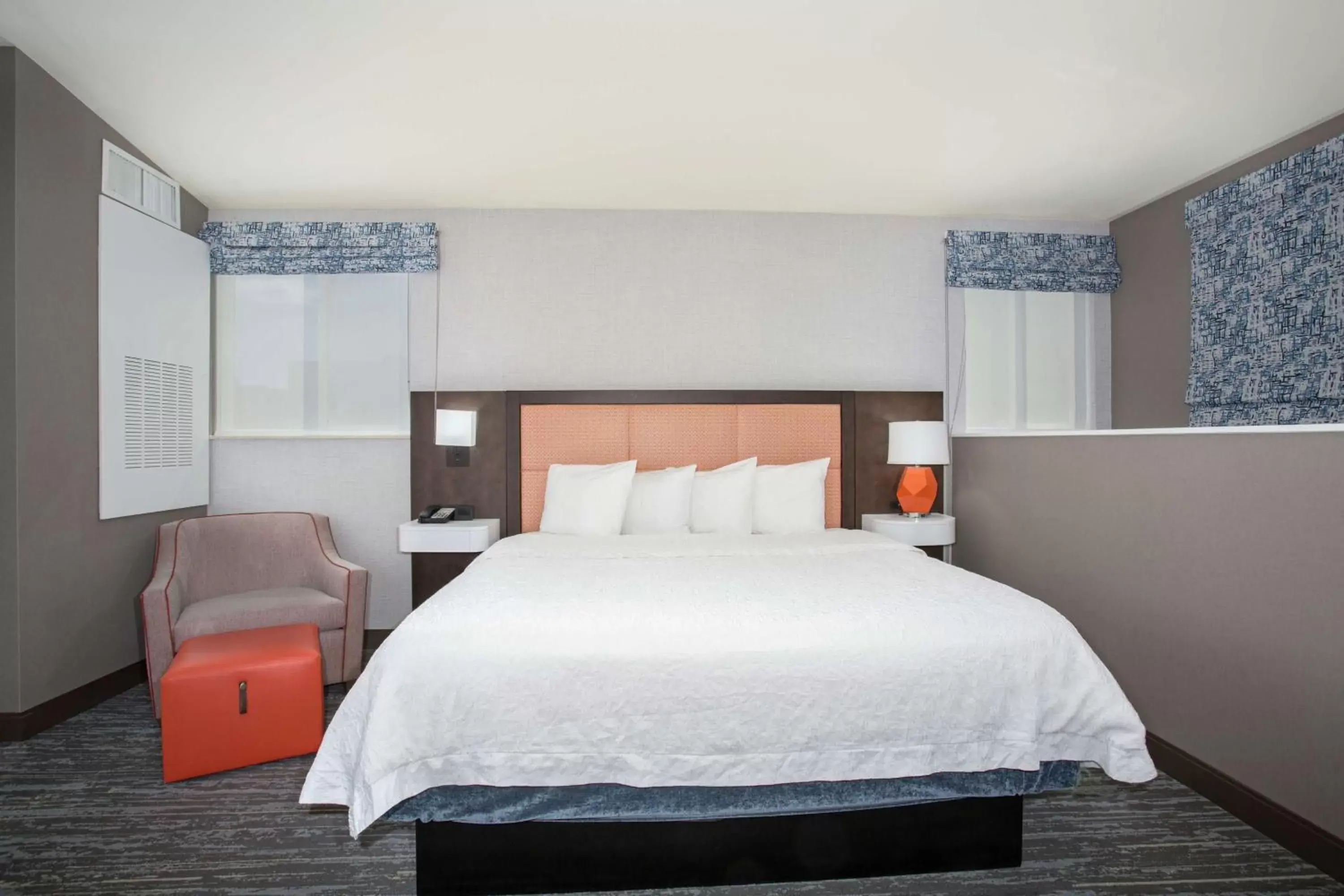 Bed in Hampton Inn & Suites Denver-Downtown