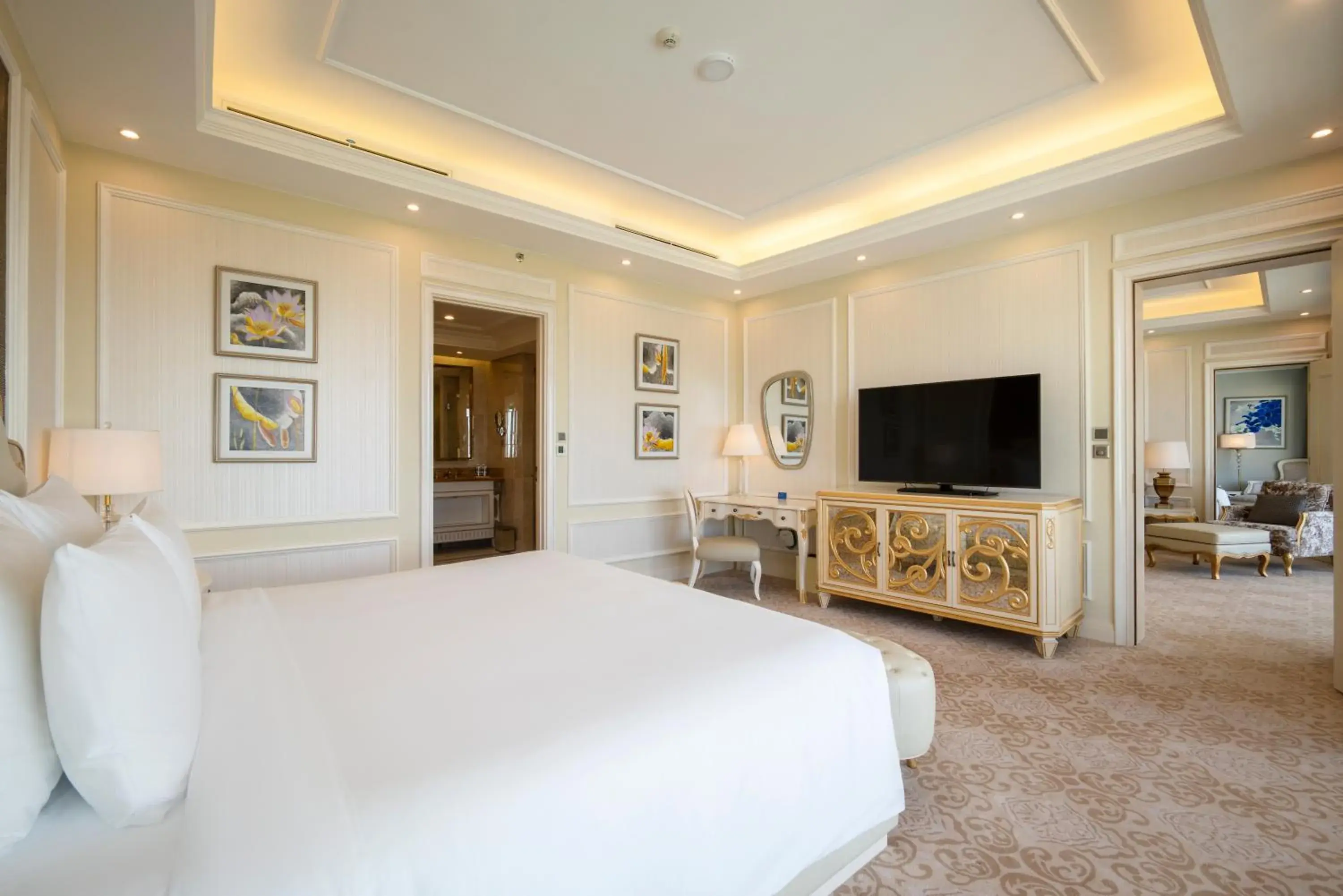 Bedroom, TV/Entertainment Center in Radisson Blu Resort Phu Quoc