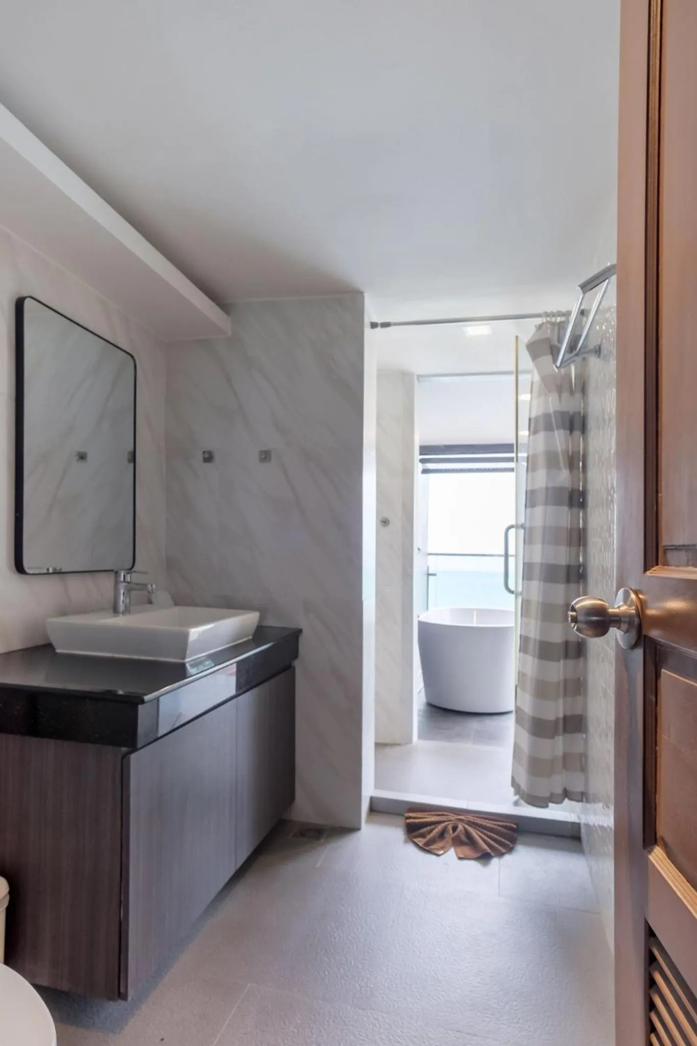 Bathroom in Cliff Lanta Suite-Koh Lanta Krabi