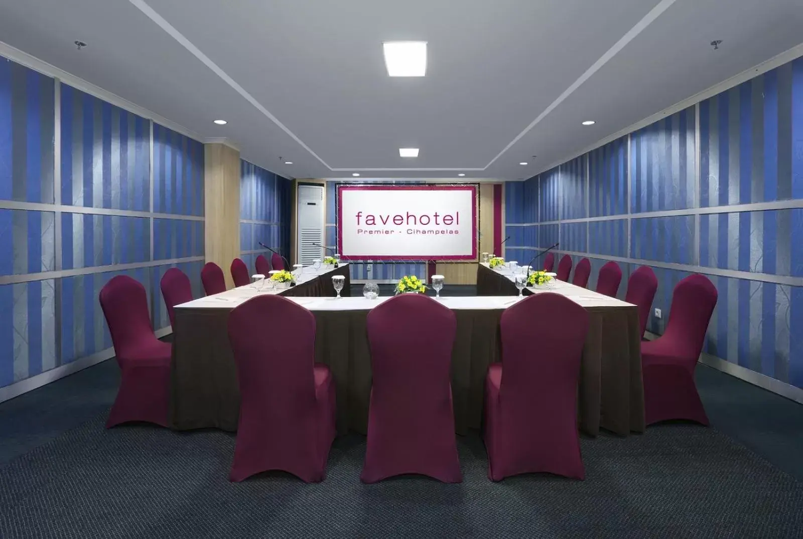 Banquet/Function facilities in favehotel Premier Cihampelas