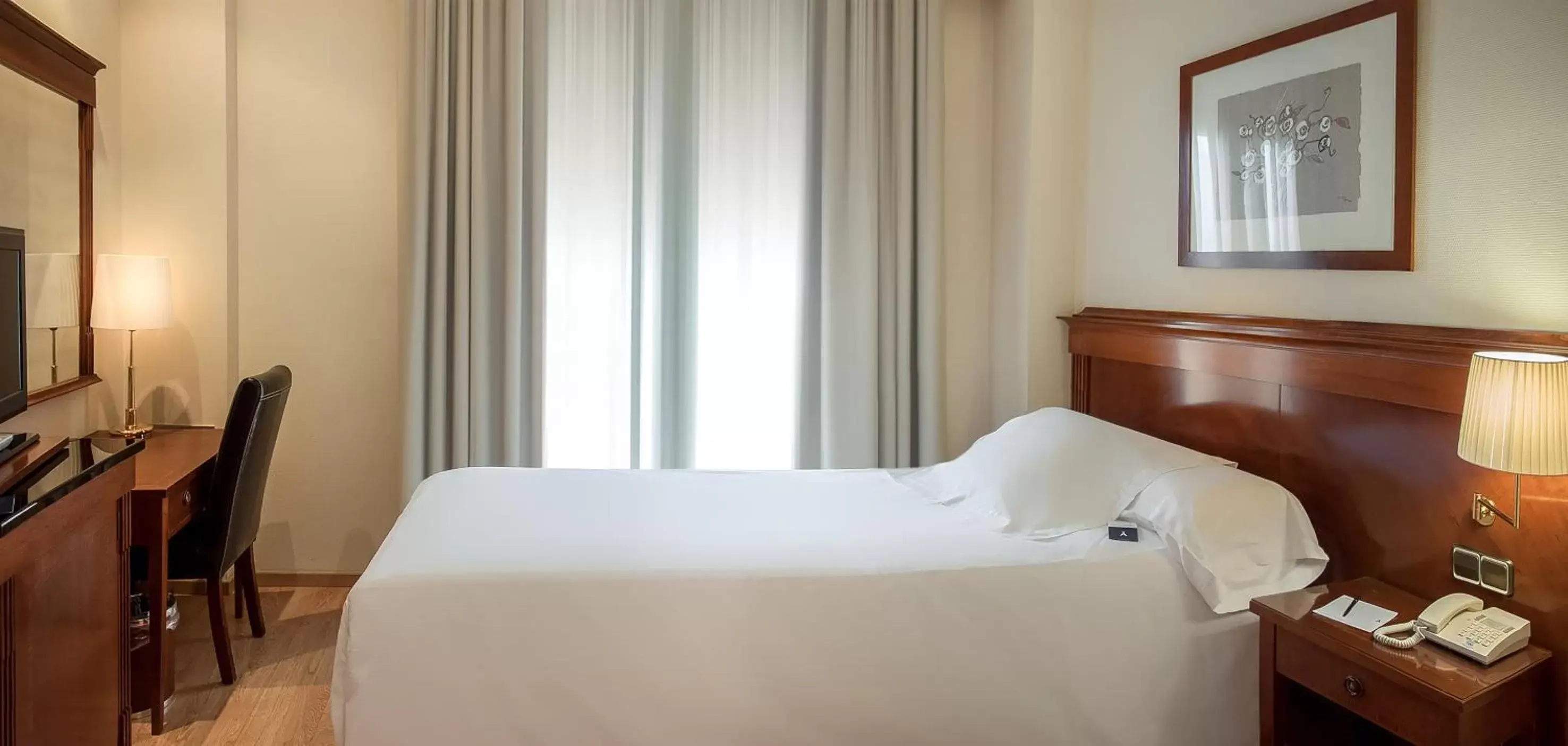 Bed in Melia Plaza Valencia