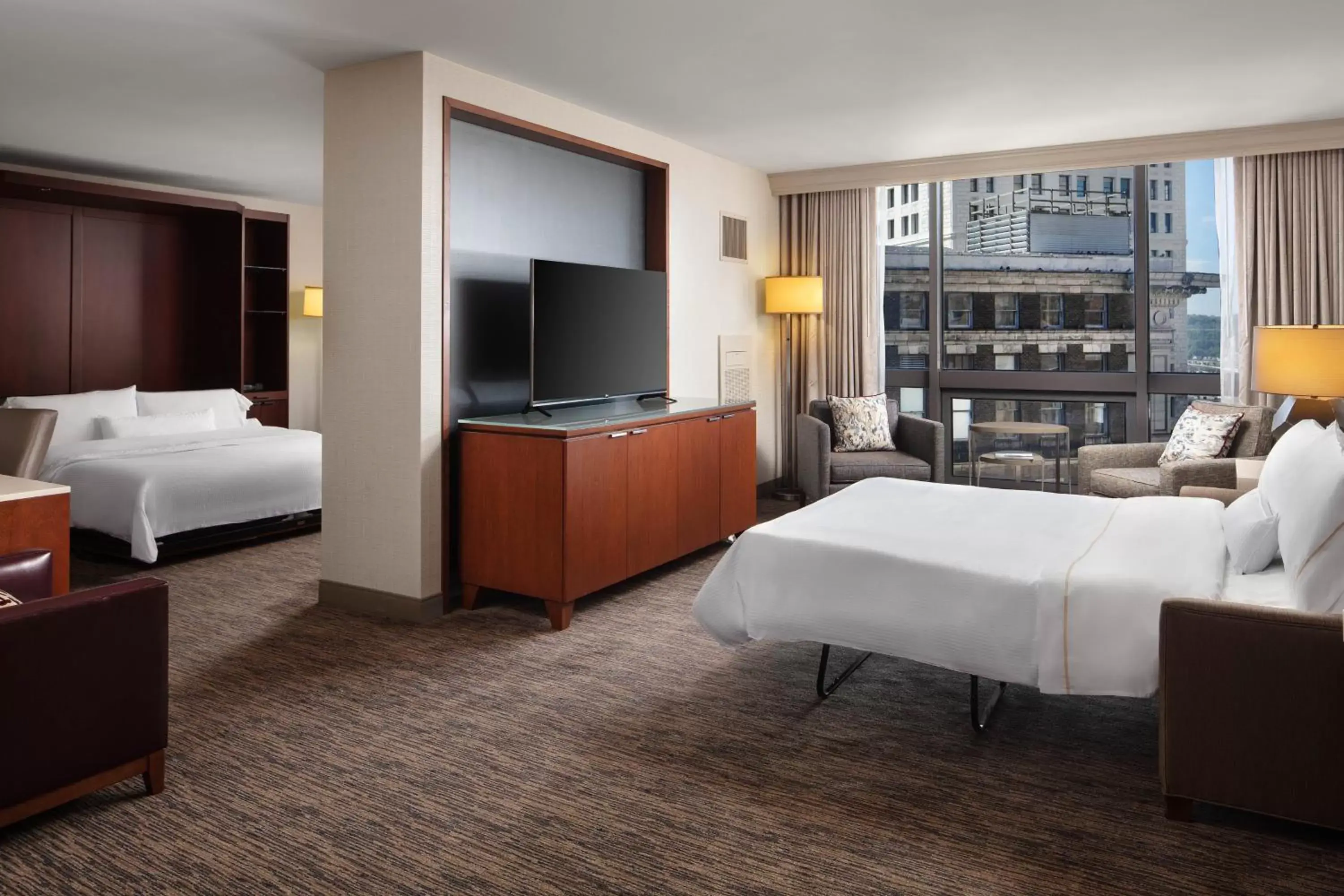 Bedroom, TV/Entertainment Center in The Westin Cincinnati